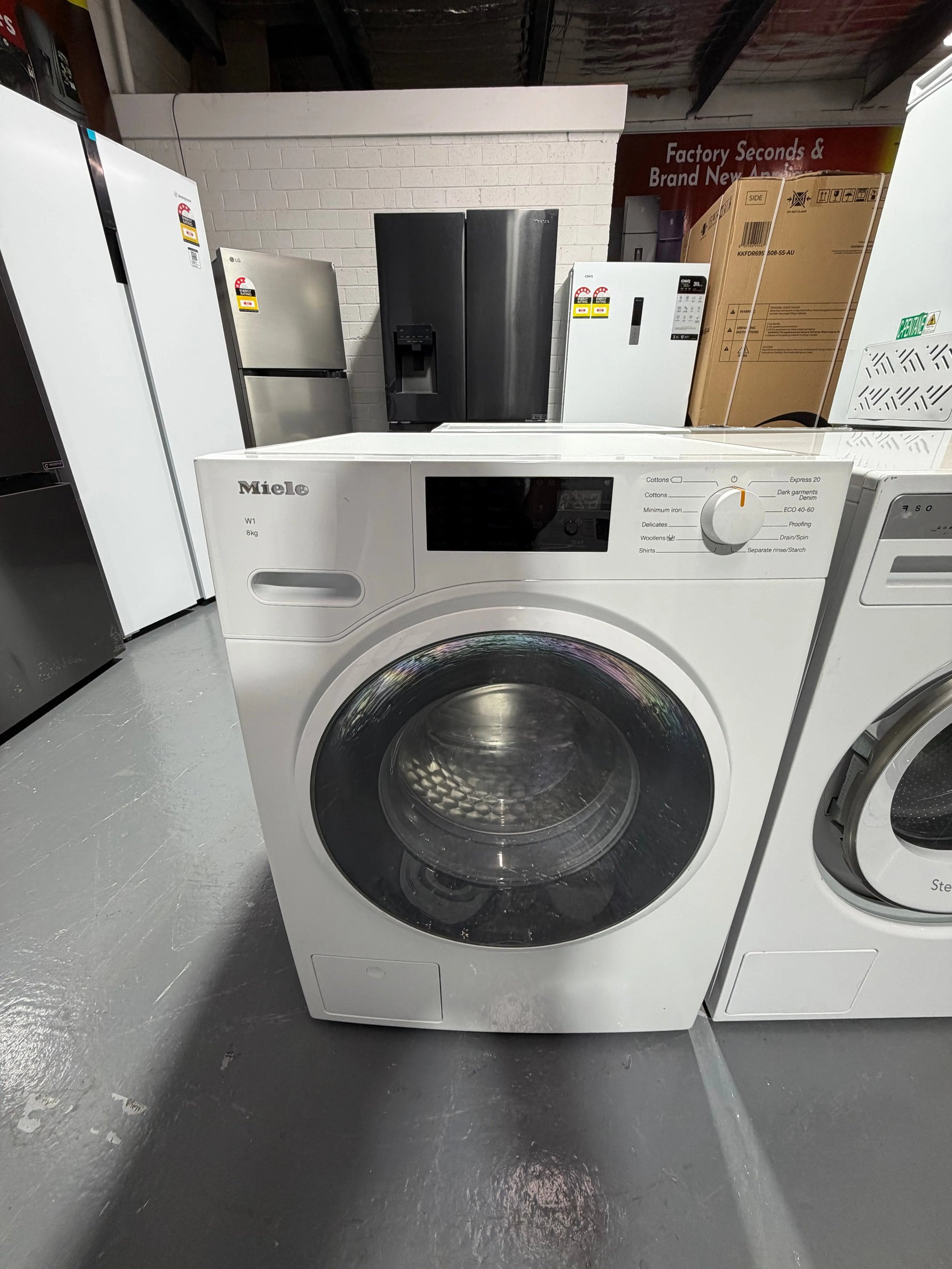 Refurbished Miele 8 kg front loader washer