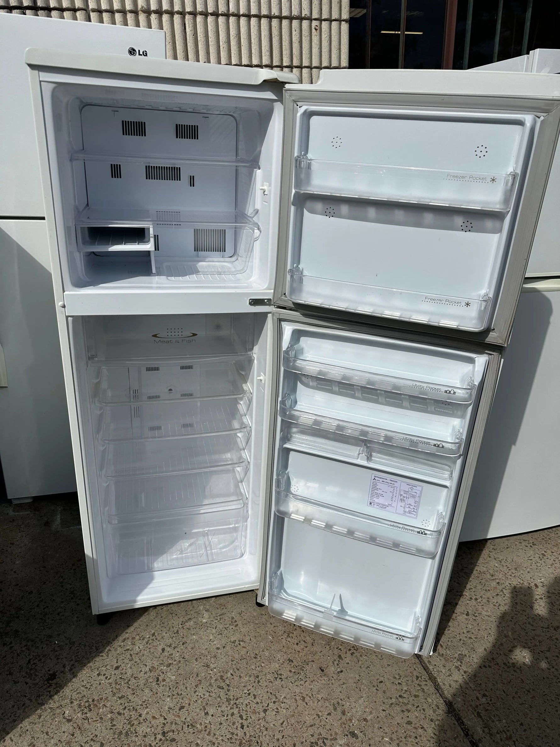 Refurbished Mitsubishi 255 ltr fridge | SYDNEY