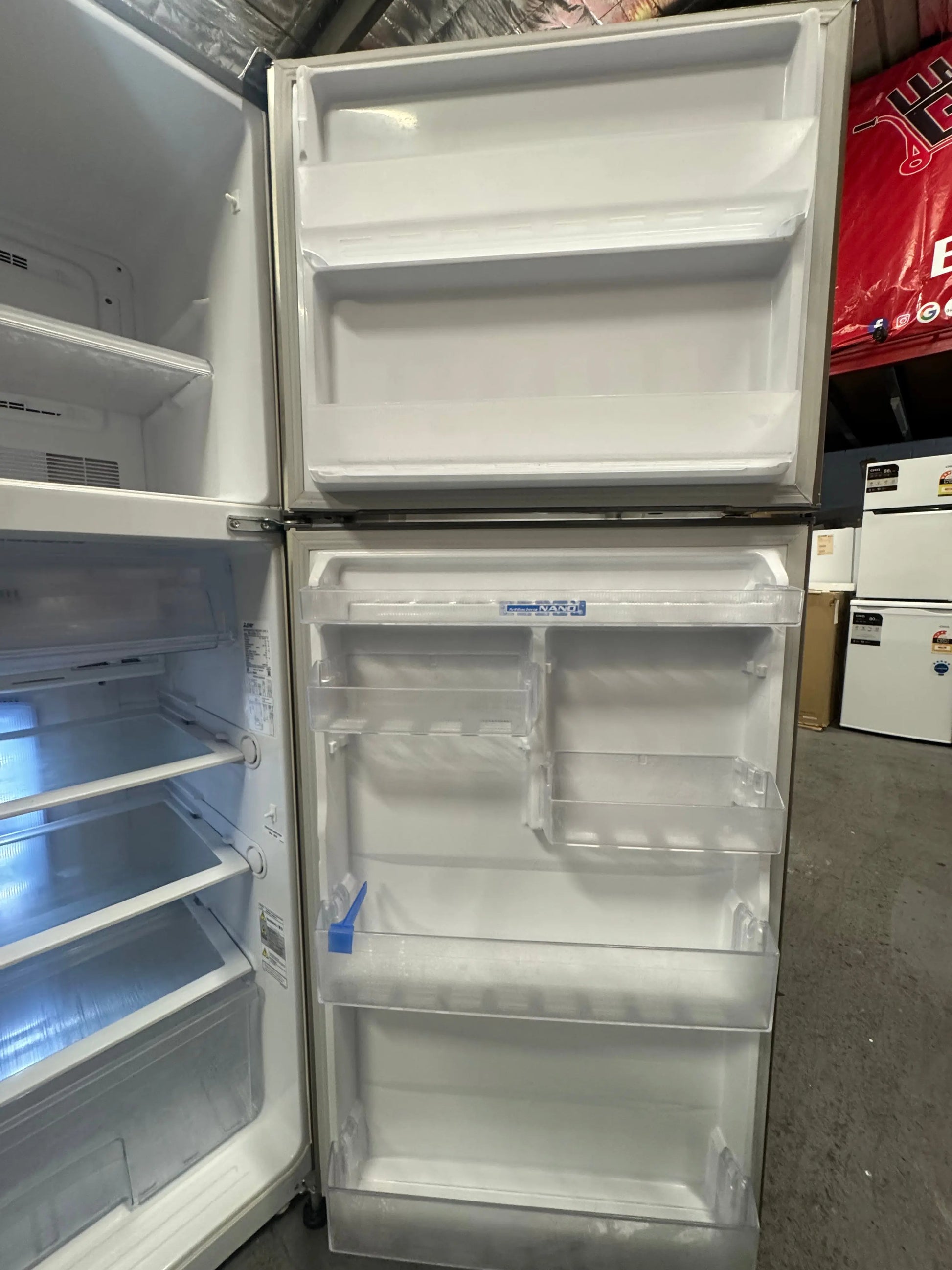 Refurbished Mitsubishi fridge freezer 420 L | SYDNEY