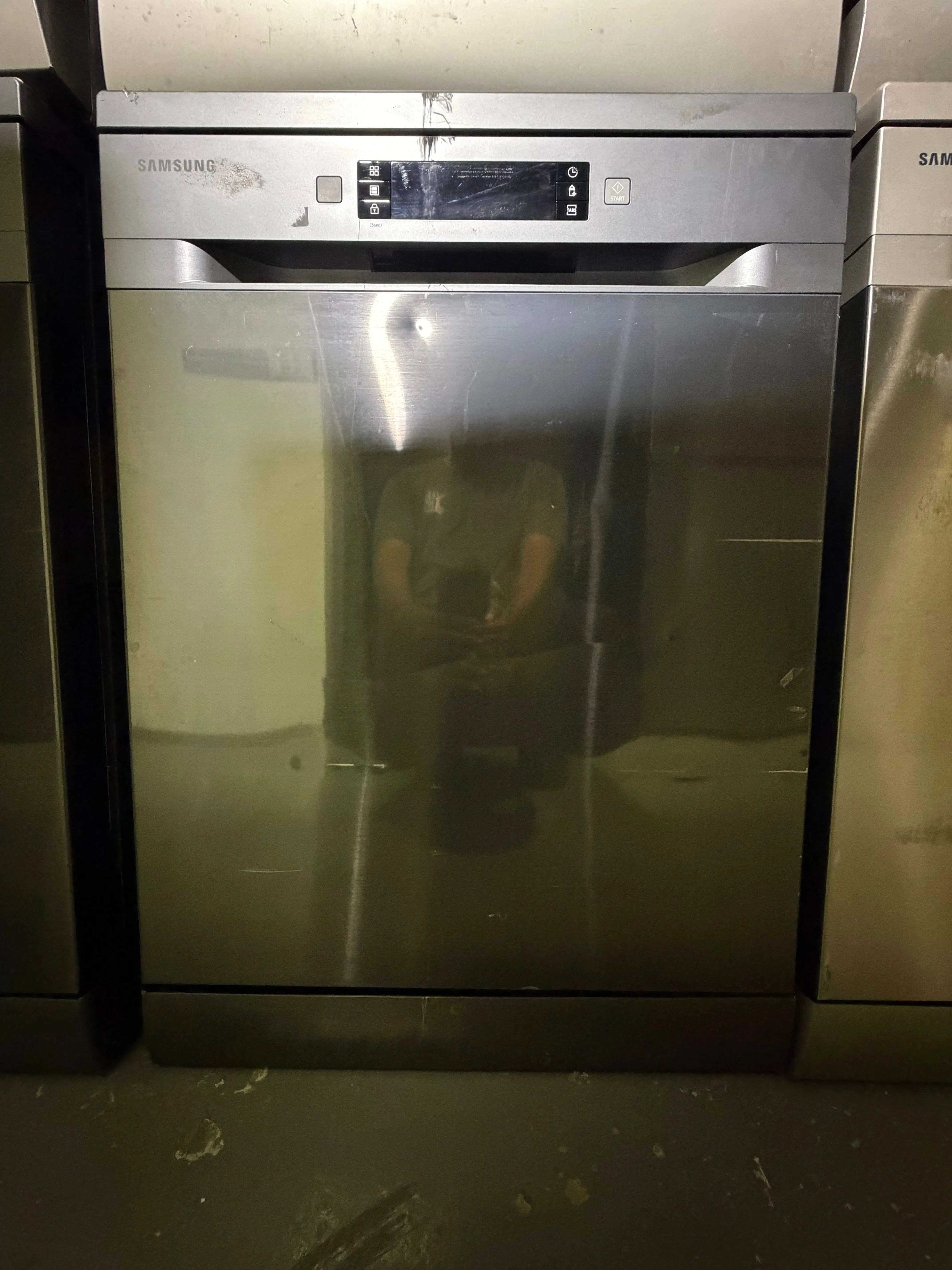 Refurbished Samsung 14 Place Setting Dishwasher | BRISBANE
