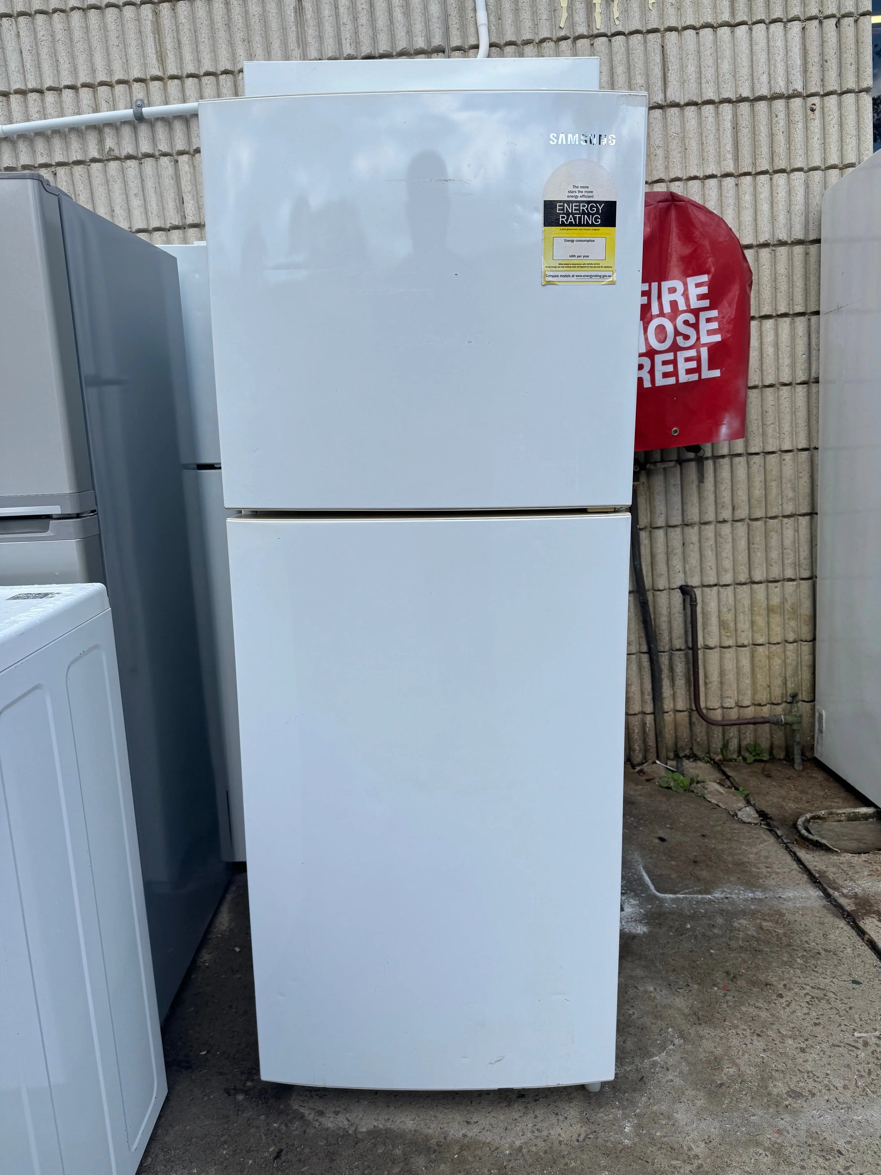 Refurbished Samsung 216 L fridge freezer | SYDNEY