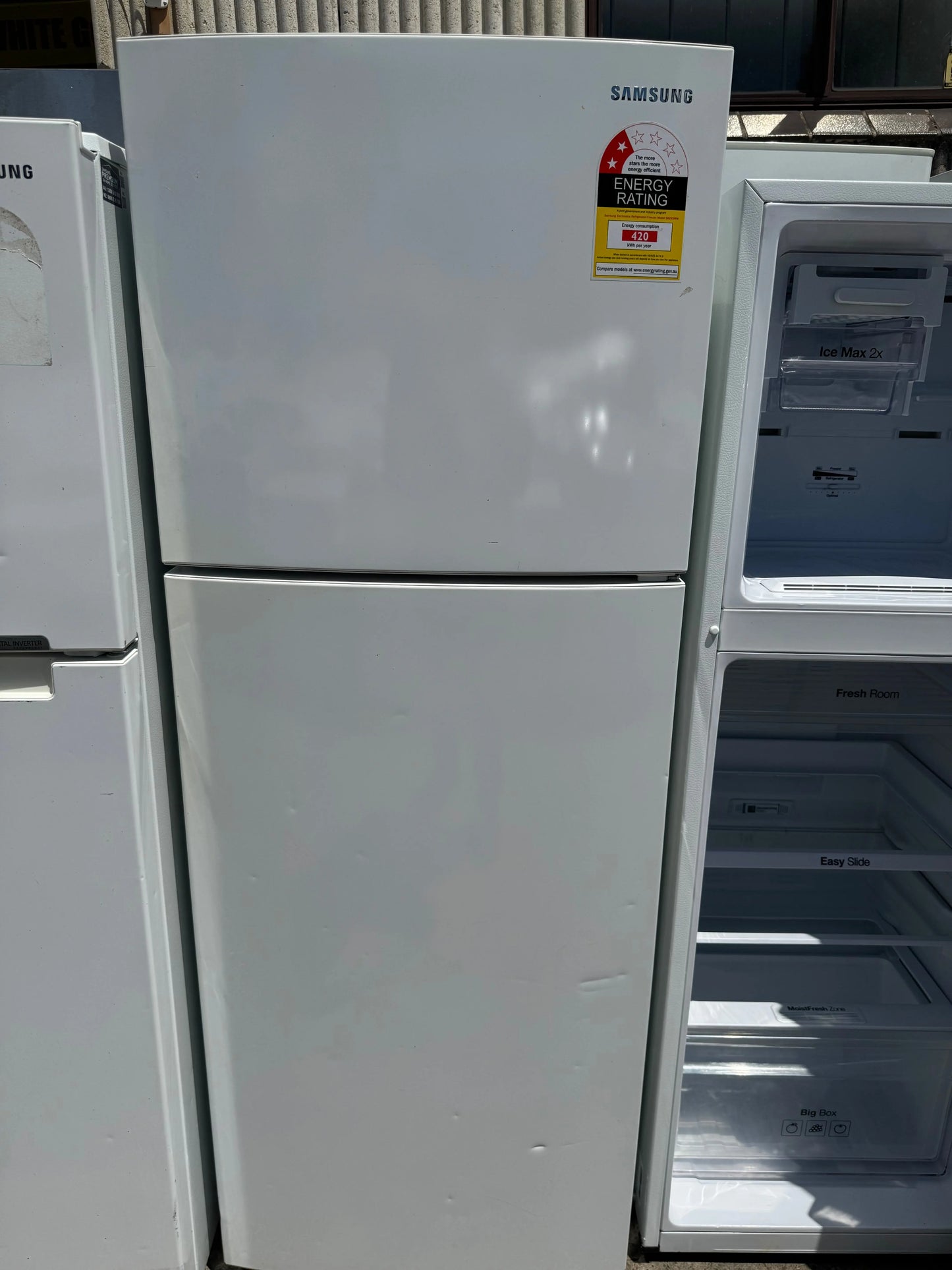 Refurbished Samsung 255 LITRES fridge freezer | SYDNEY