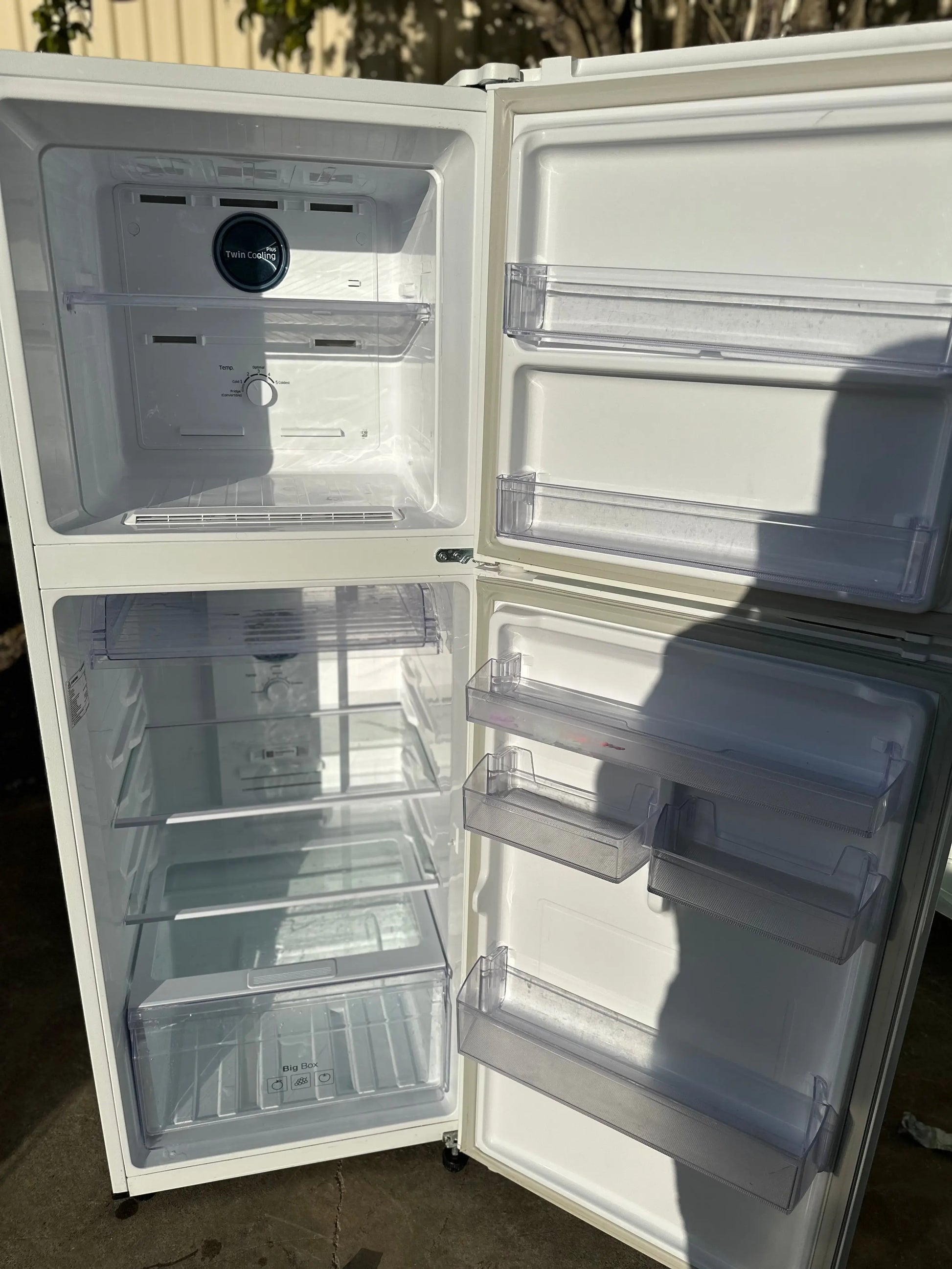 Refurbished Samsung 318 litres fridge freezer | BRISBANE