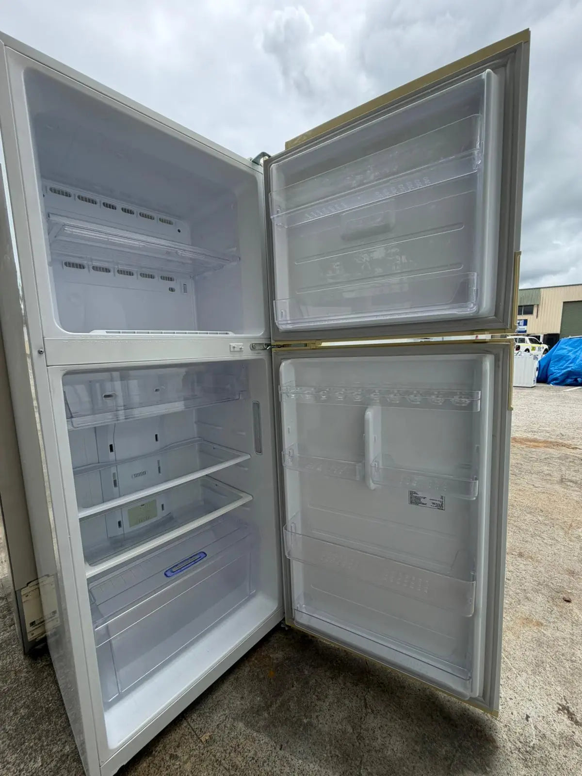Refurbished Samsung 364L Top Mount Fridge Freezer – SR364MW | BRISBANE