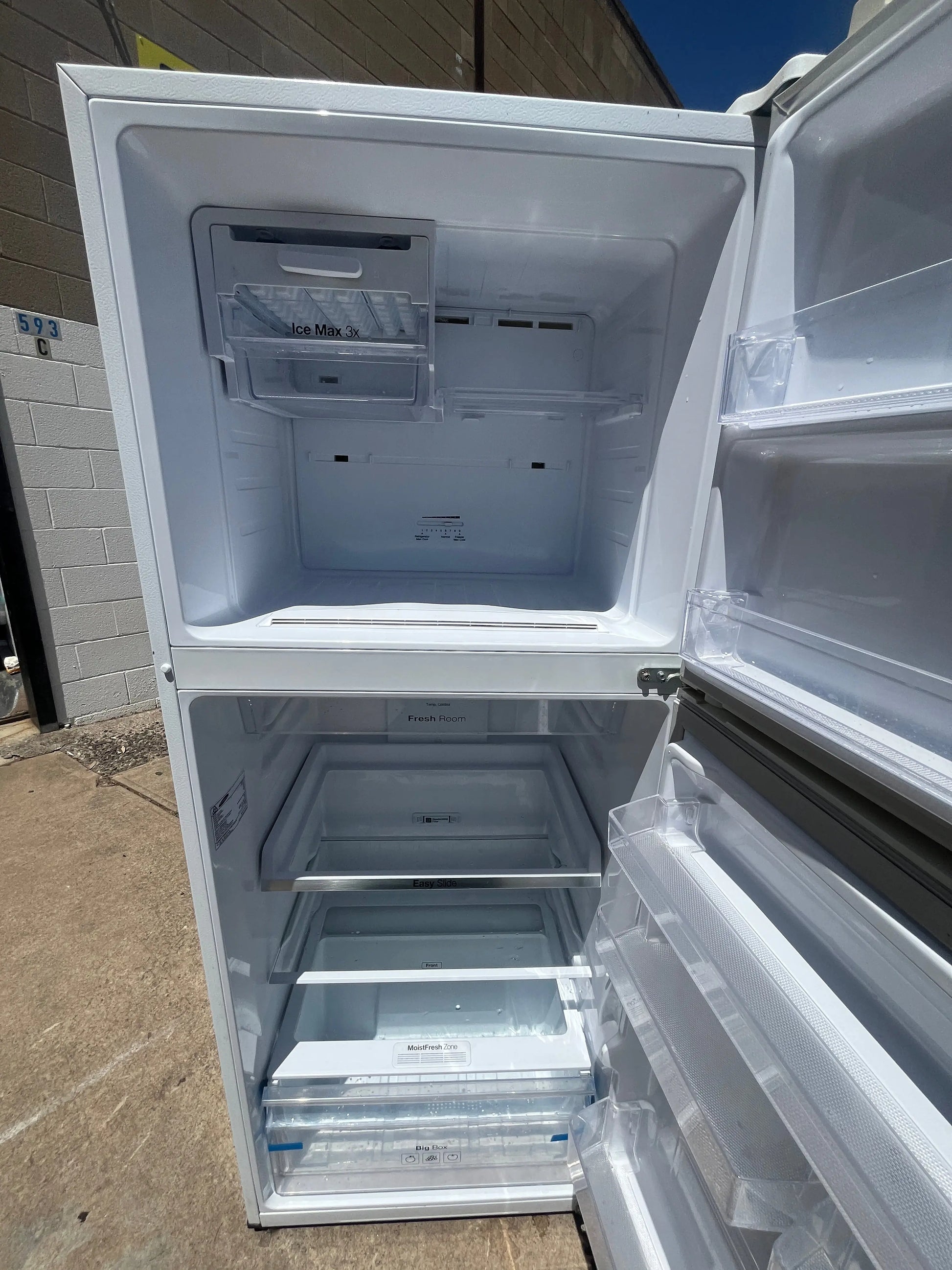 Refurbished Samsung 393L Fridge Freezer SR392MW | ADELAIDE