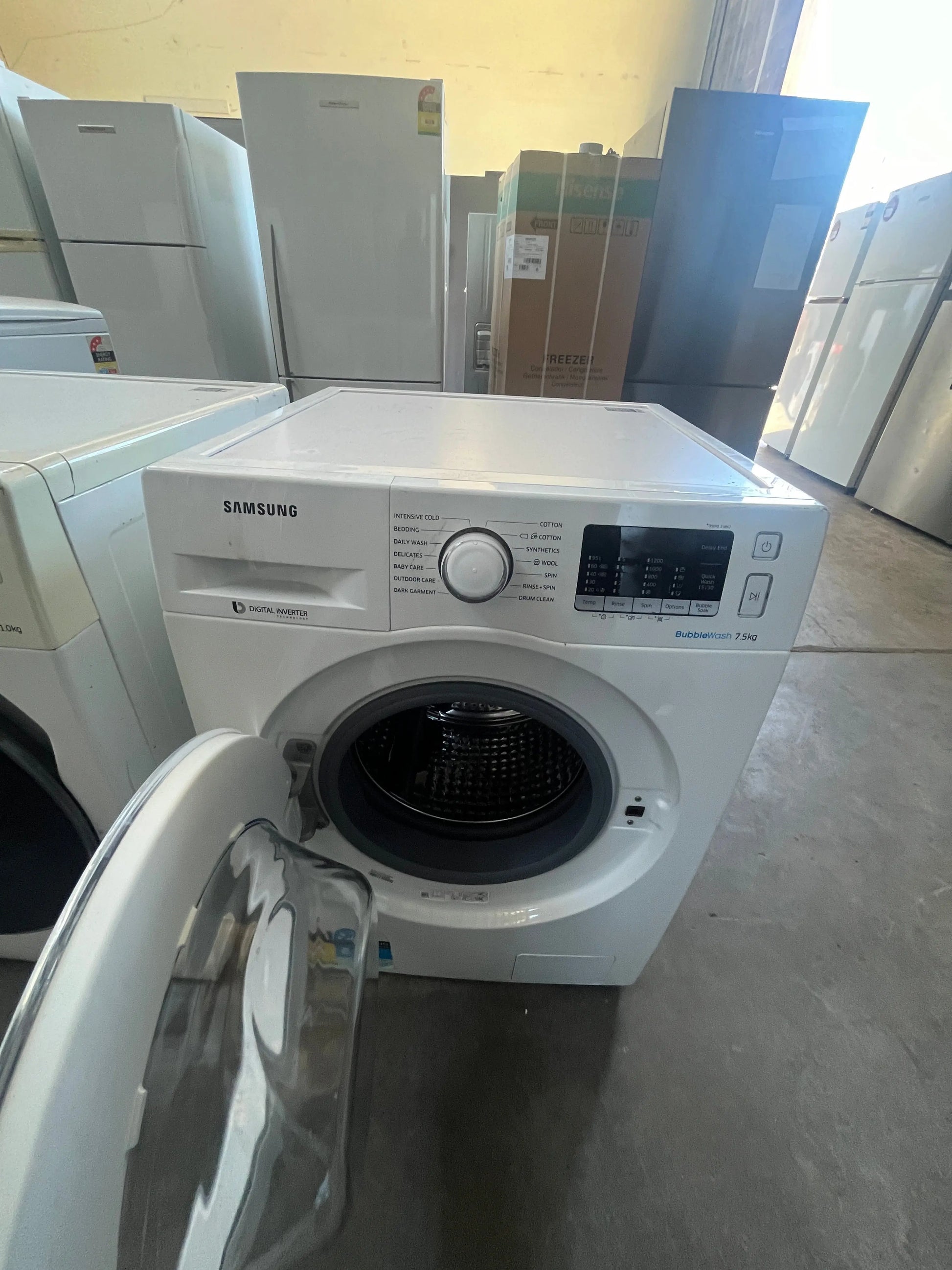 Refurbished Samsung Electronics clothes washer Model WW75J52 10IW Load capacity 7.5 kg | ADELAIDE