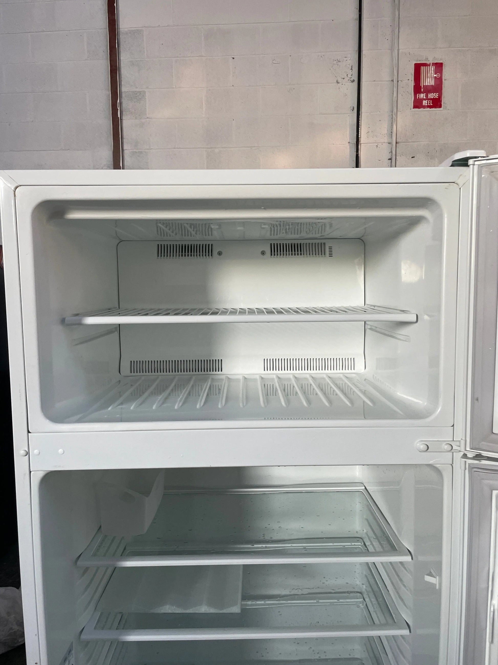 Refurbished Simpson 393L Fridge Freezer | ADELAIDE