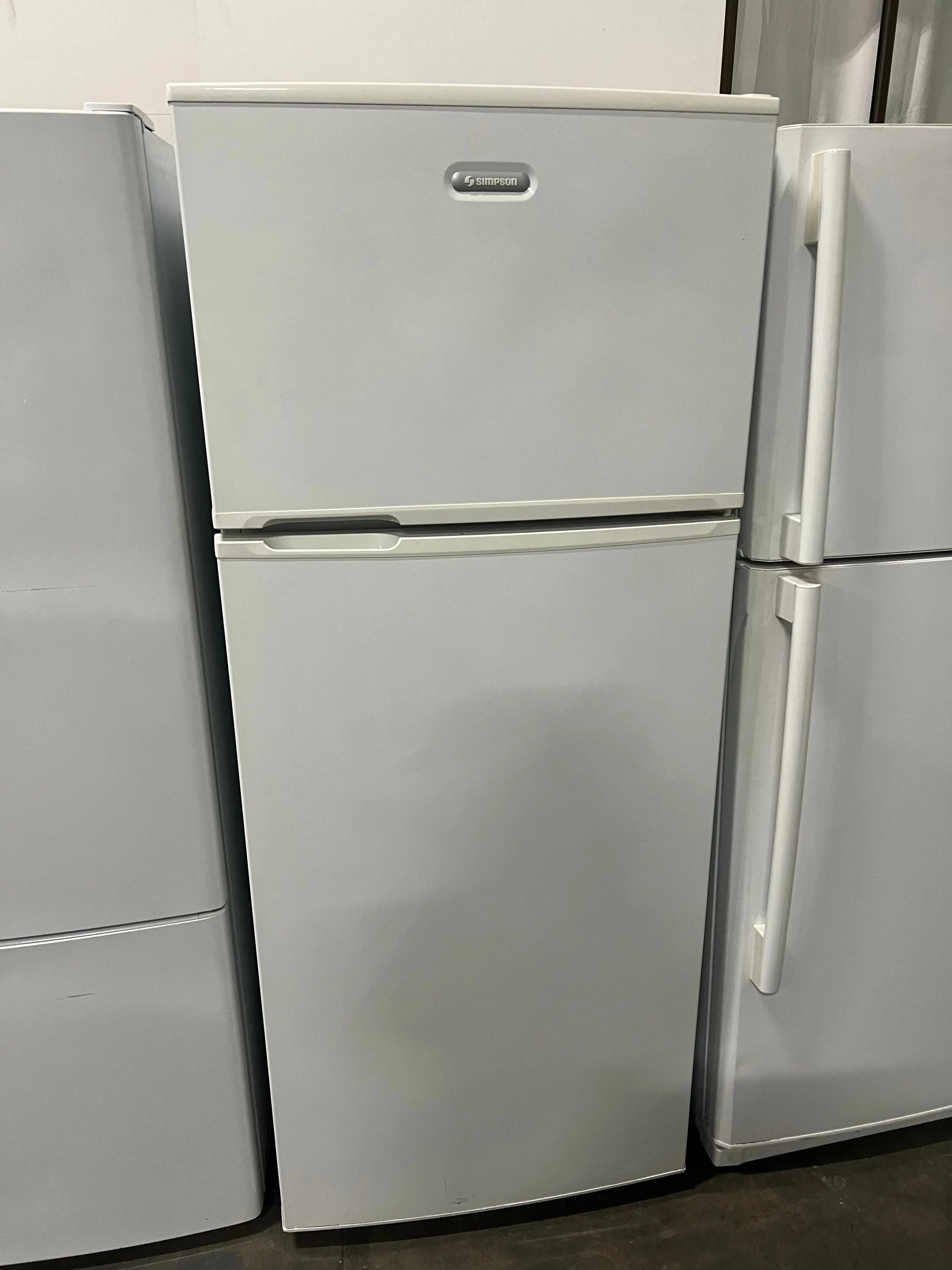 Refurbished Simpson 420 Litres Fridge Freezer | ADELAIDE