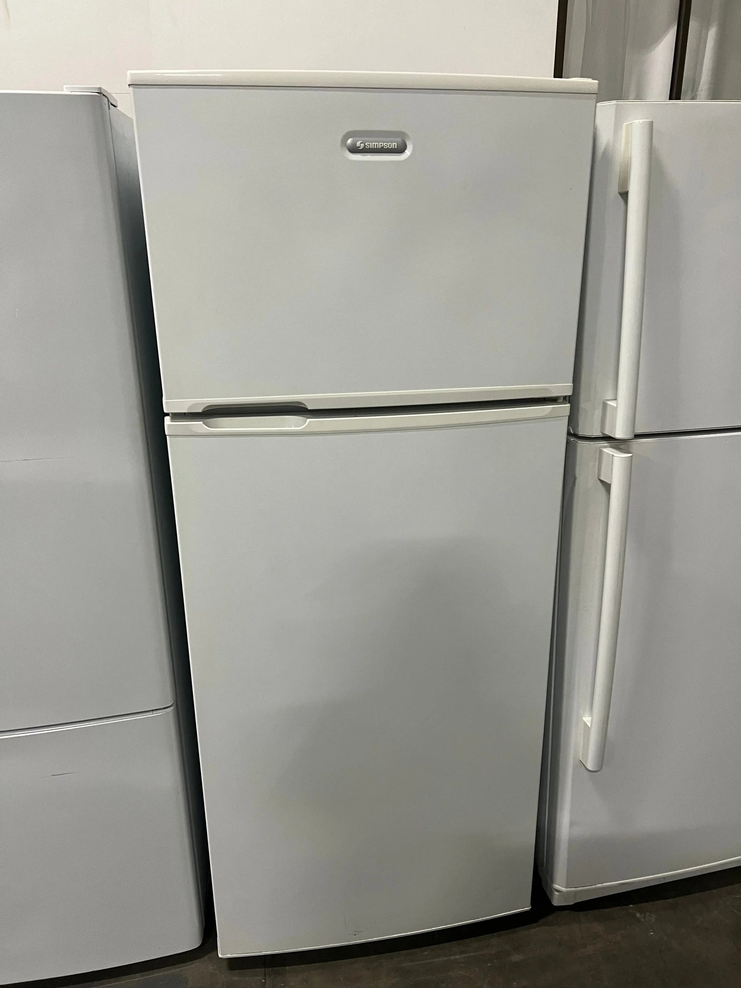 Refurbished Simpson 420 Litres Fridge Freezer | ADELAIDE