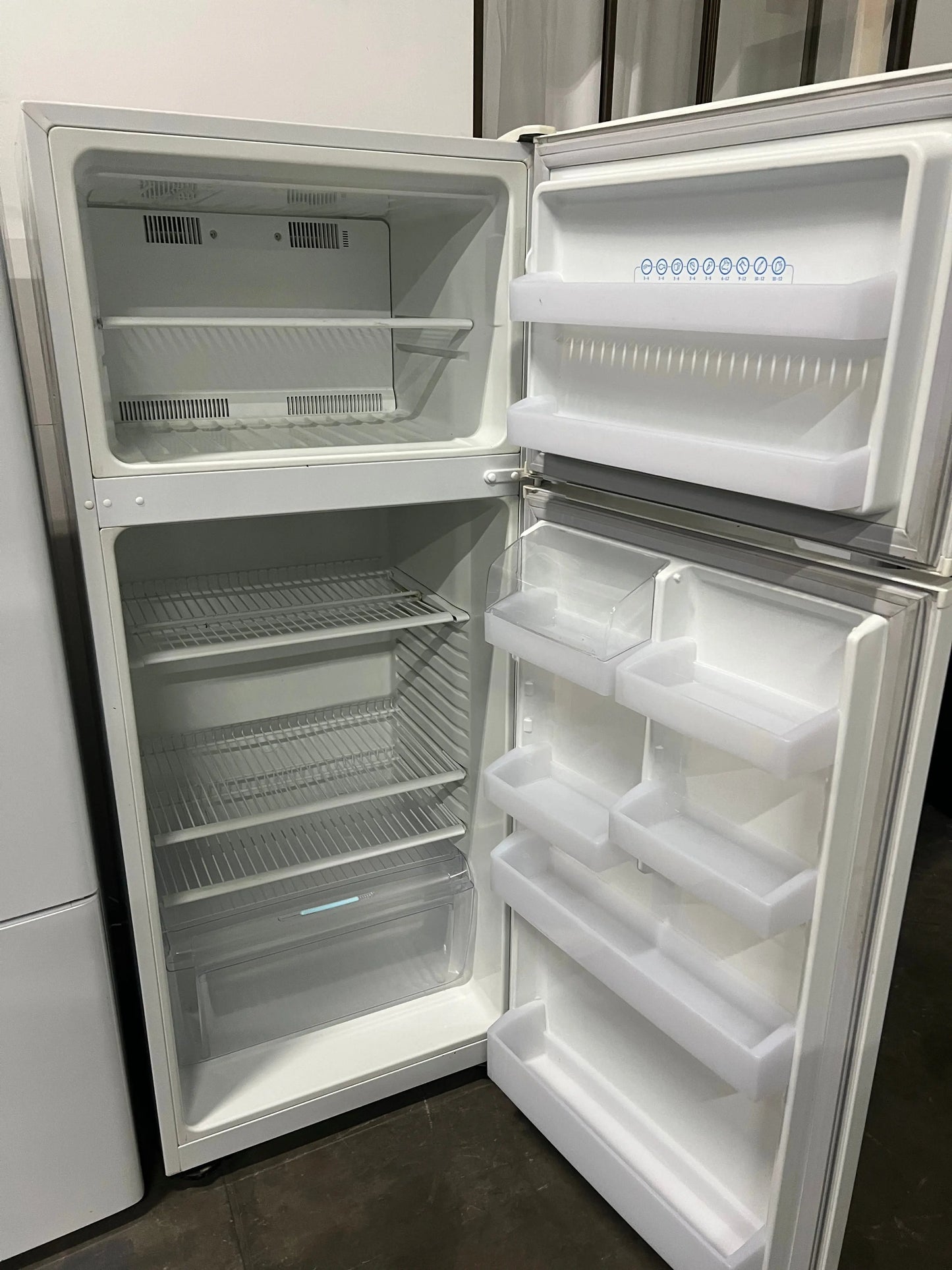 Refurbished Simpson 420 Litres Fridge Freezer | ADELAIDE