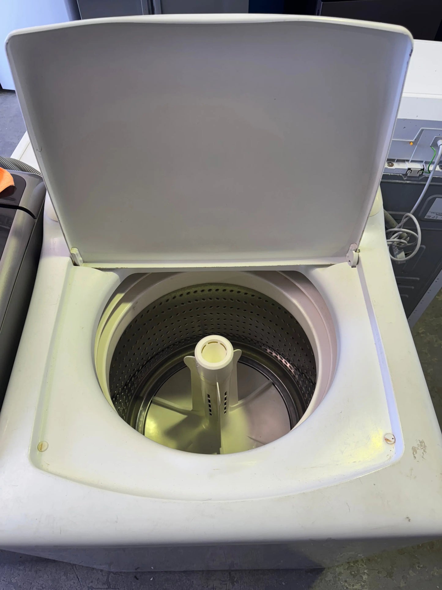 Refurbished Simpson 7.5 Kgs Washing Machine | PERTH