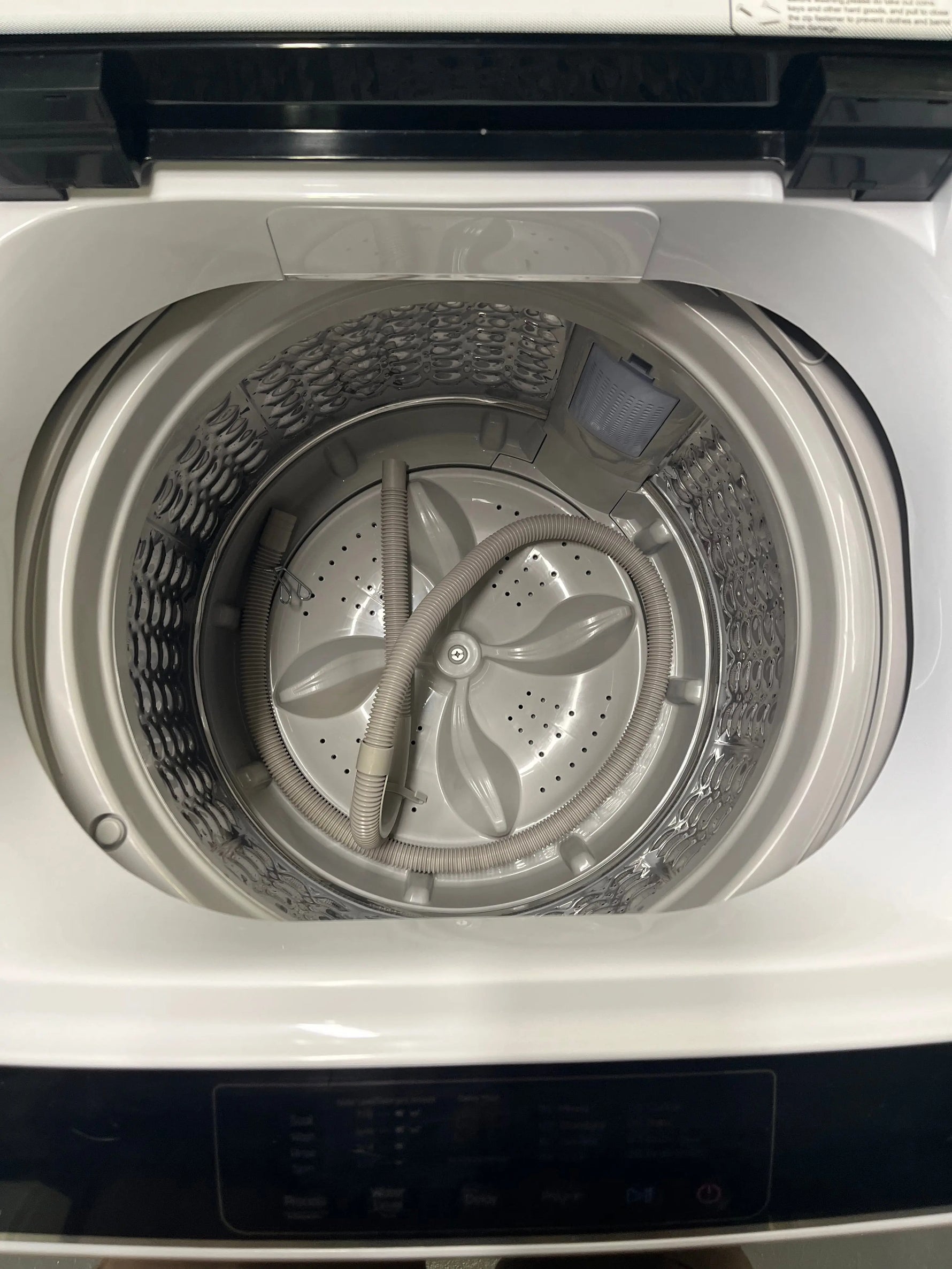 Refurbished TCL F708TLW 8kg Top Load Washing Machine with Quick Wash Function | ALEXANDRIA
