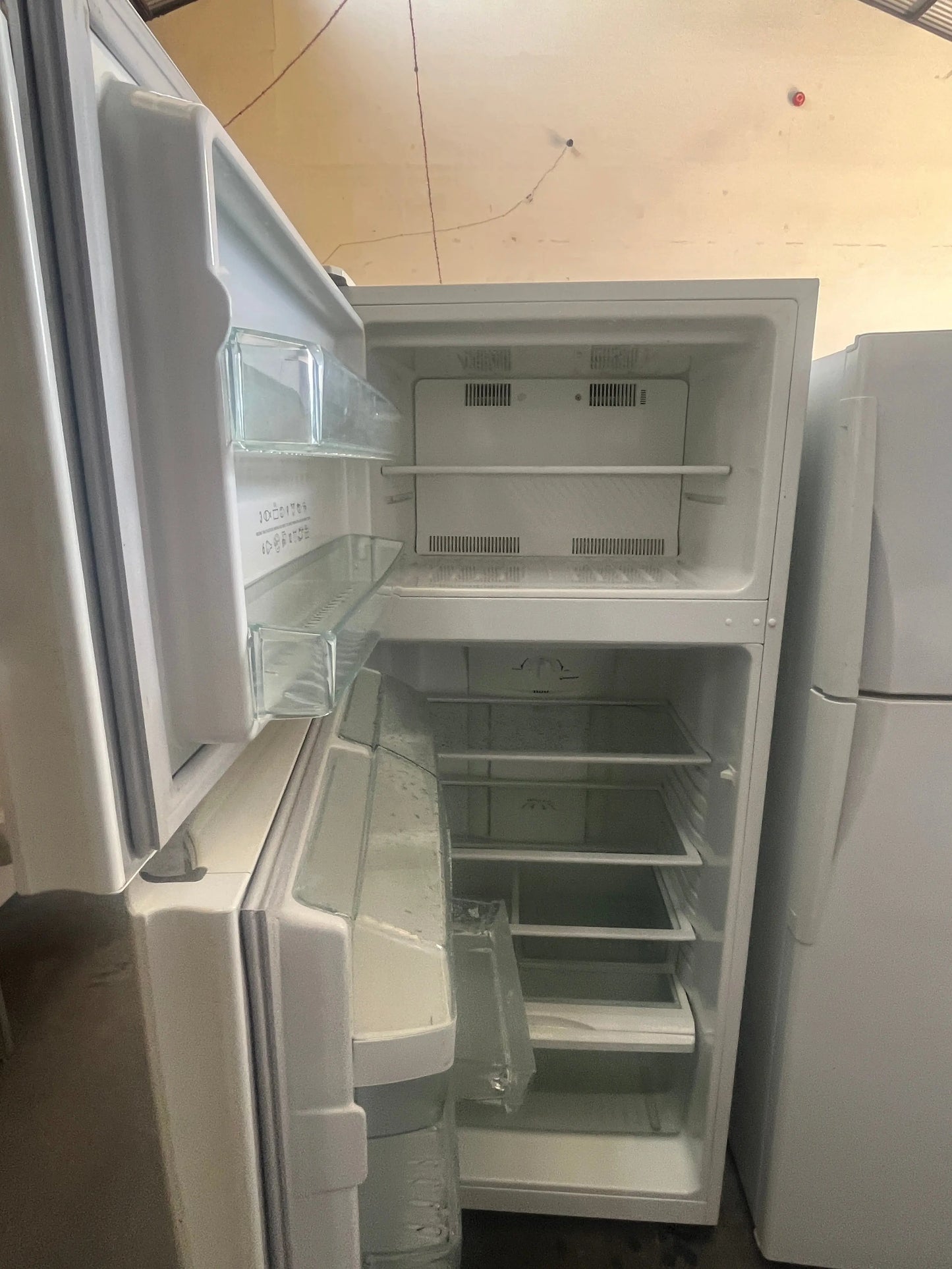 Refurbished WESTINGHOUSE RJ392-L*4 Fridge Freezer capacity 392L | ADELAIDE