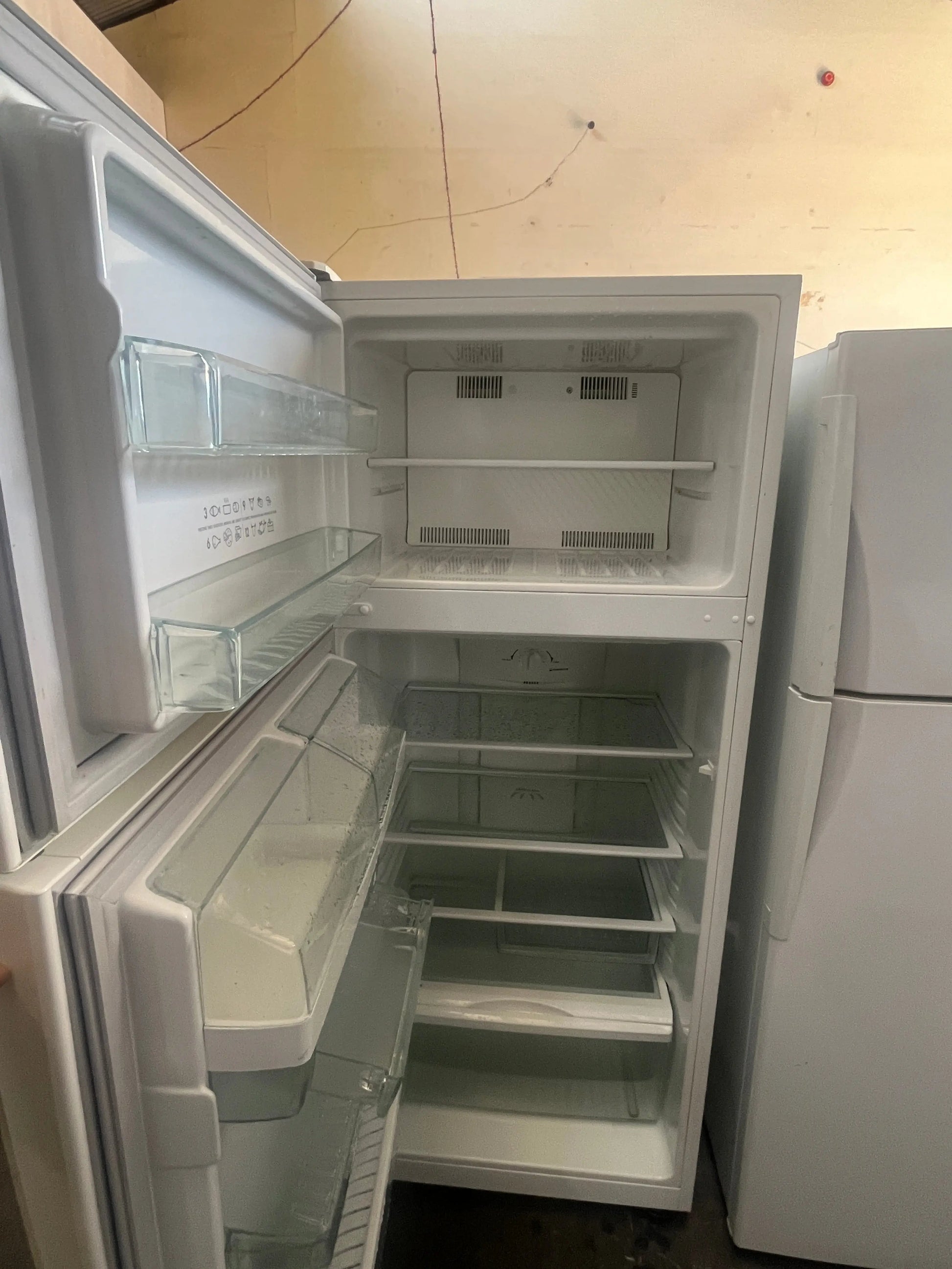 Refurbished WESTINGHOUSE RJ392-L*4 Fridge Freezer capacity 392L | ADELAIDE