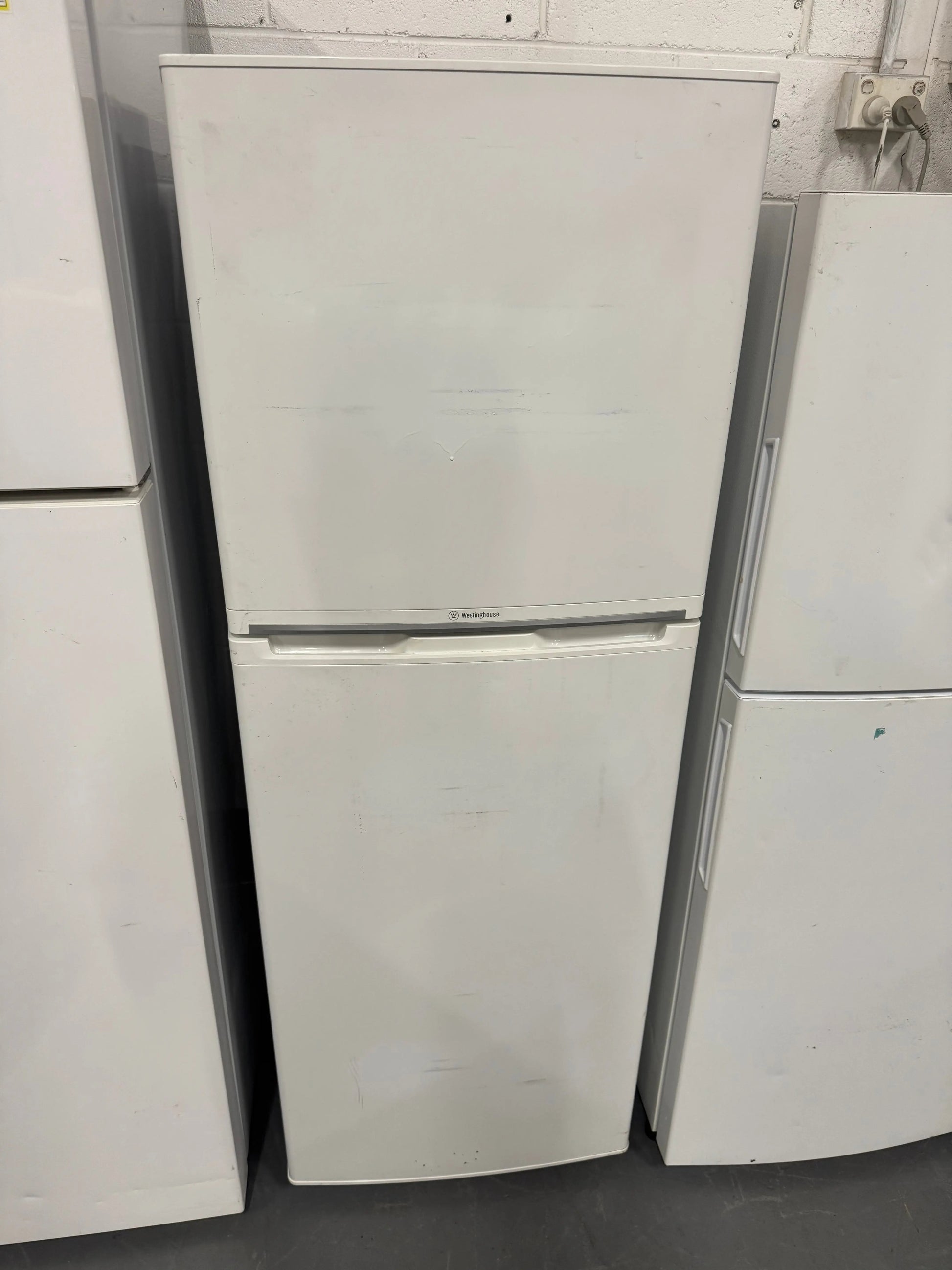 Refurbished Westinghouse 224 ltr fridge freezer | SYDNEY