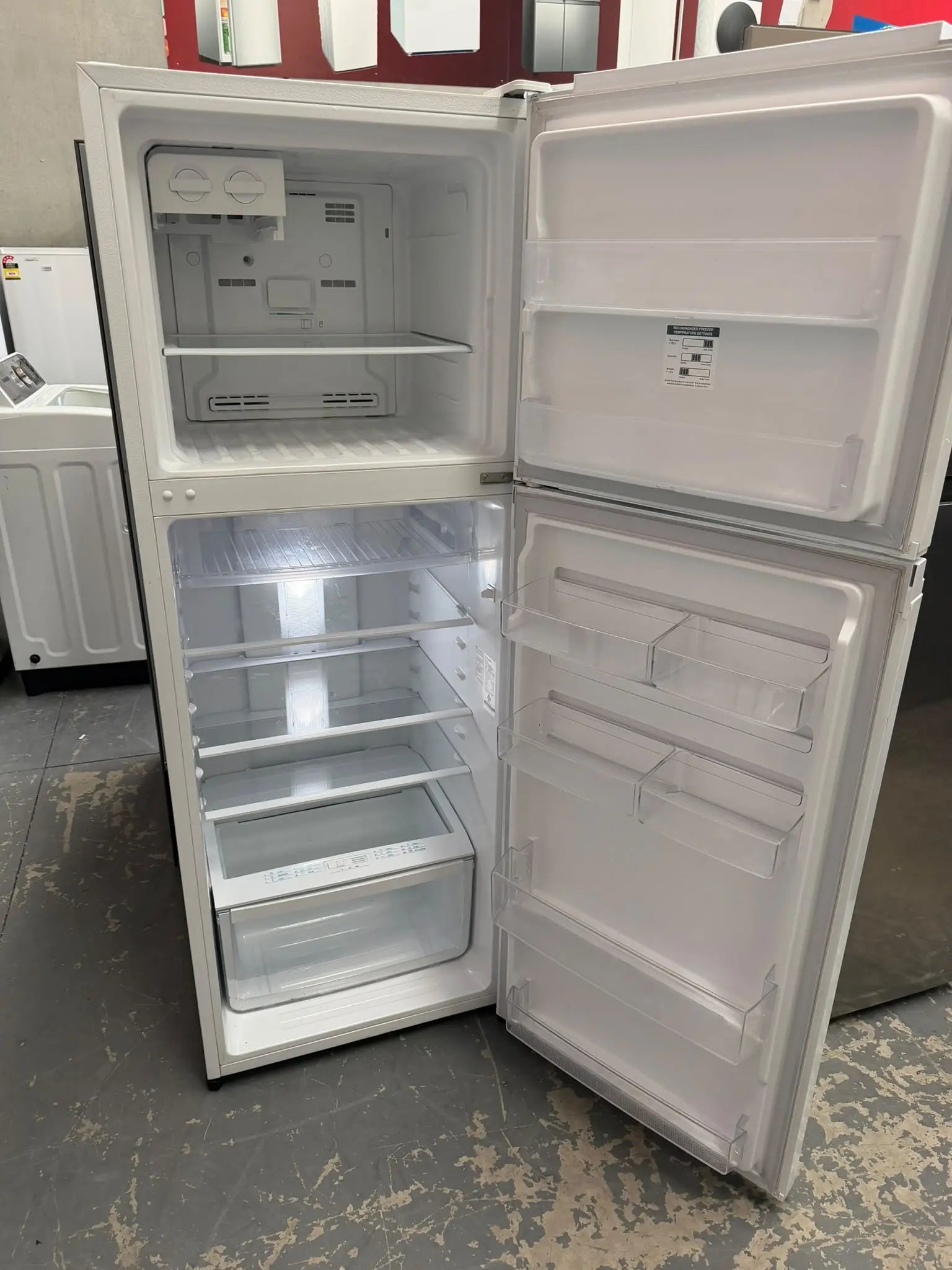 Refurbished Westinghouse 339L Top Mount Fridge Freezer | MELBOURNE