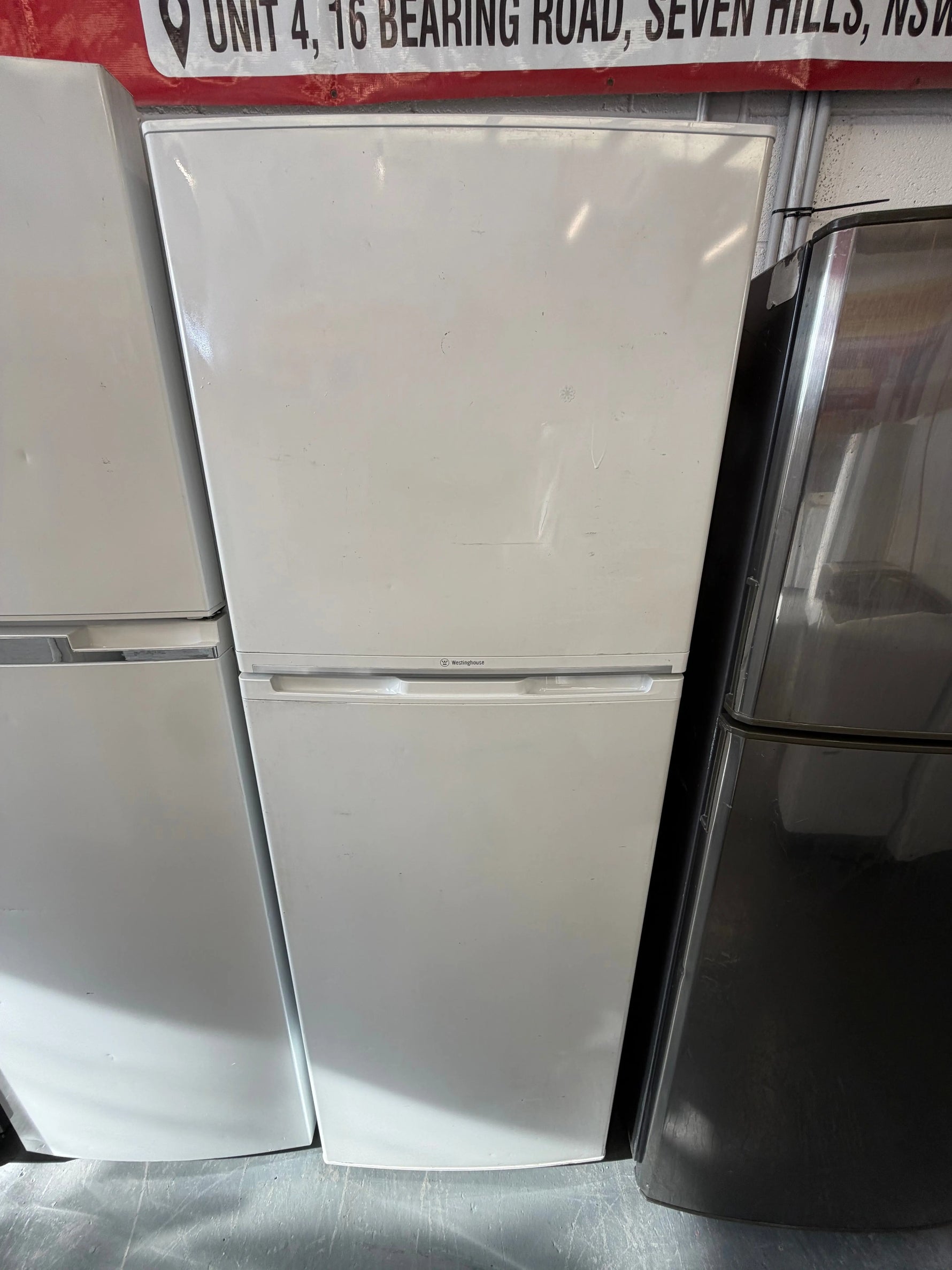 Refurbished Westinghouse 340 ltr top mount fridge freezer | SYDNEY