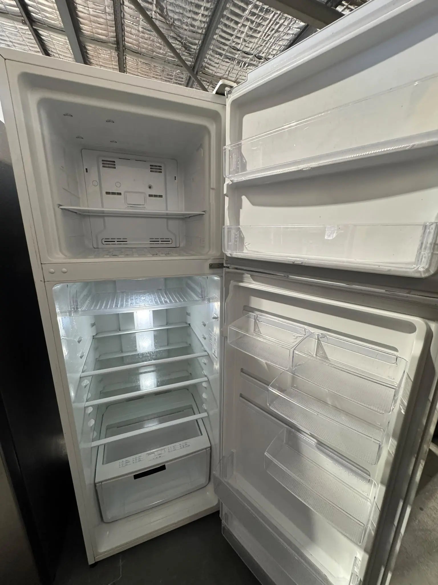 Refurbished Westinghouse 369L Top Mount Fridge Freezer | PERTH