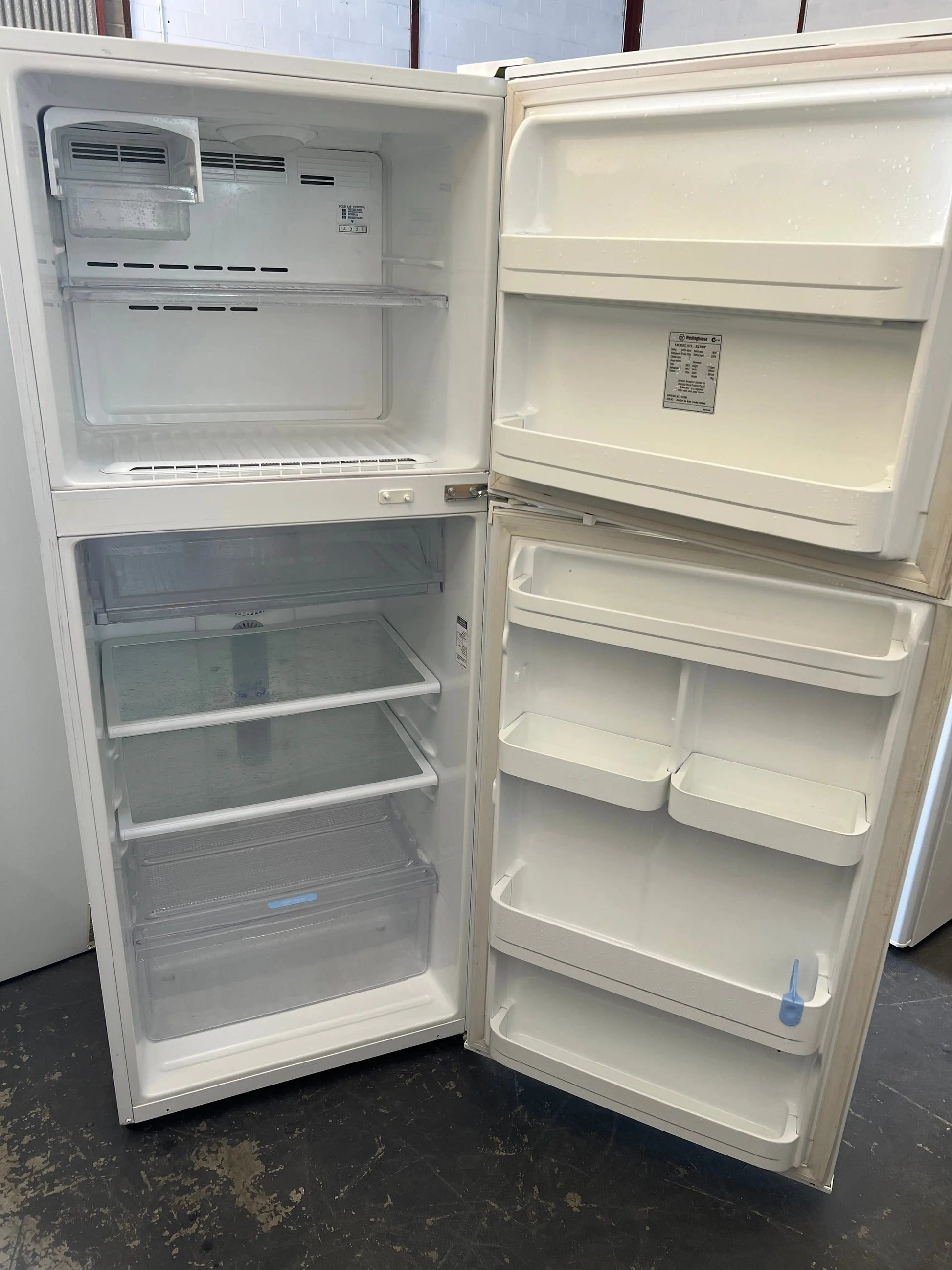 Refurbished Westinghouse 380 Litres Fridge Freezer | ADELAIDE