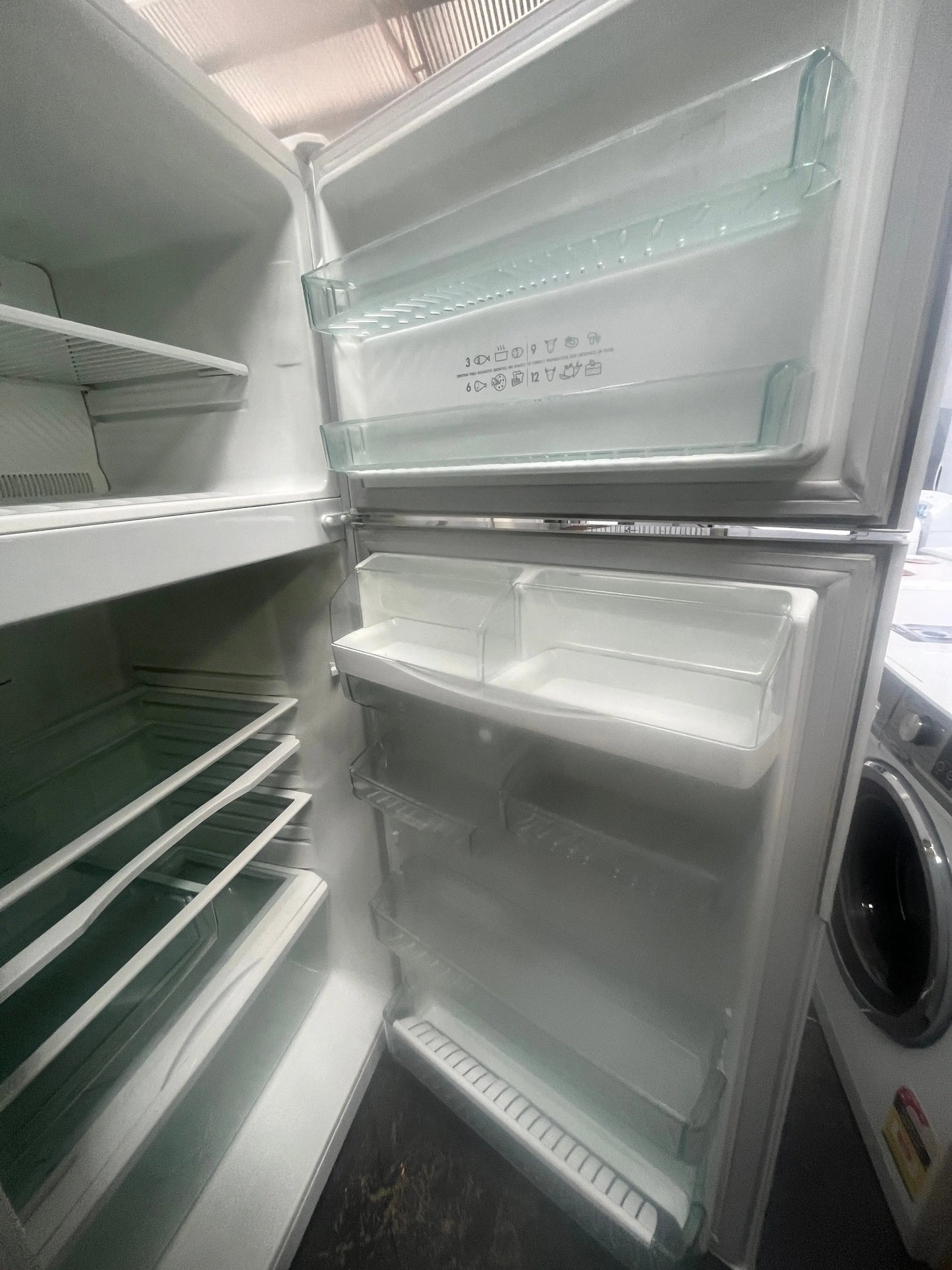 Refurbished Westinghouse 420L Fridge Freezer RJ422V - R*4 | ADELAIDE