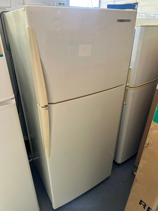 Refurbished Westinghouse 420L Fridge Freezer | SYDNEY