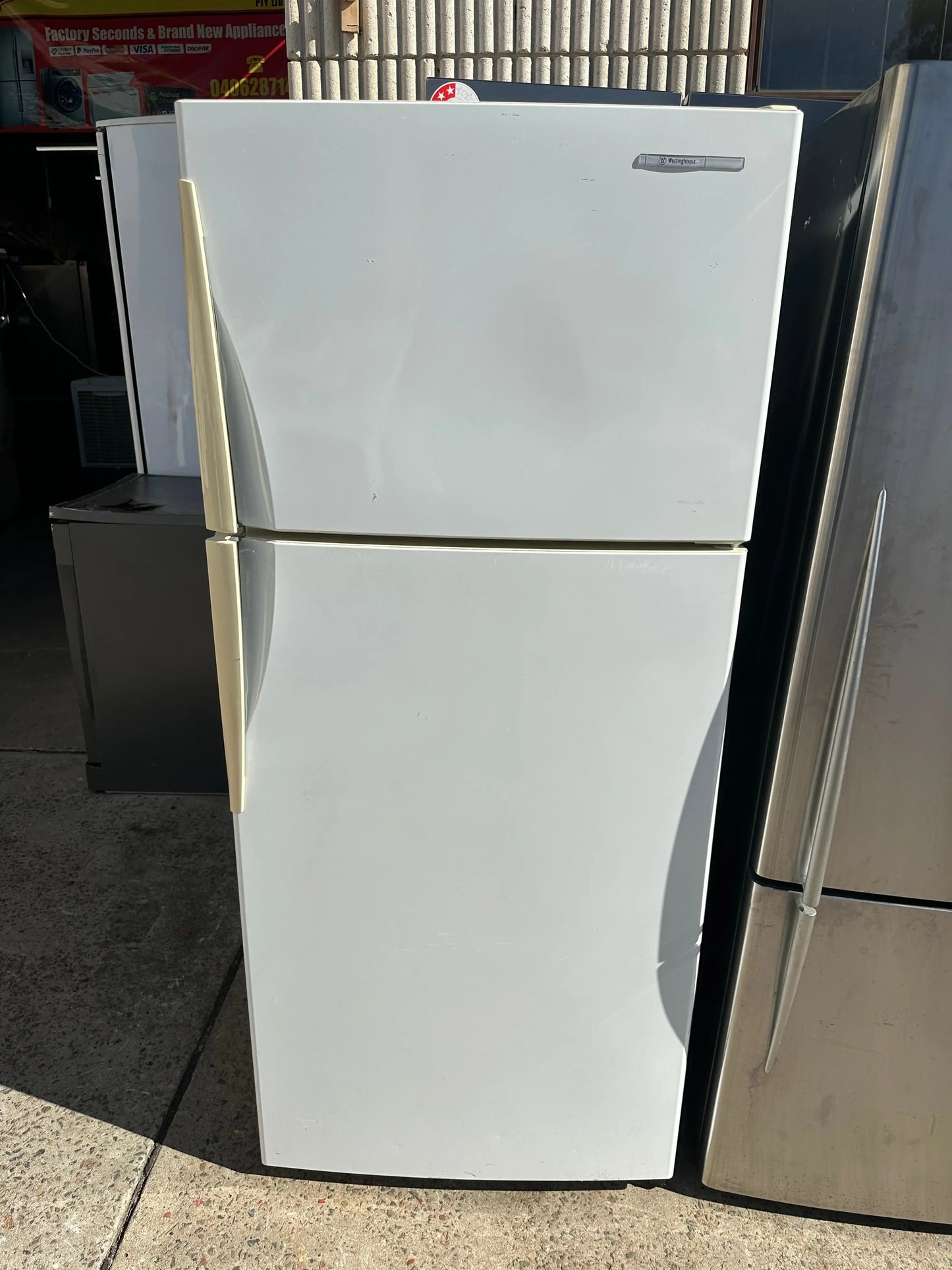 Refurbished Westinghouse 420L Fridge Freezer | SYDNEY