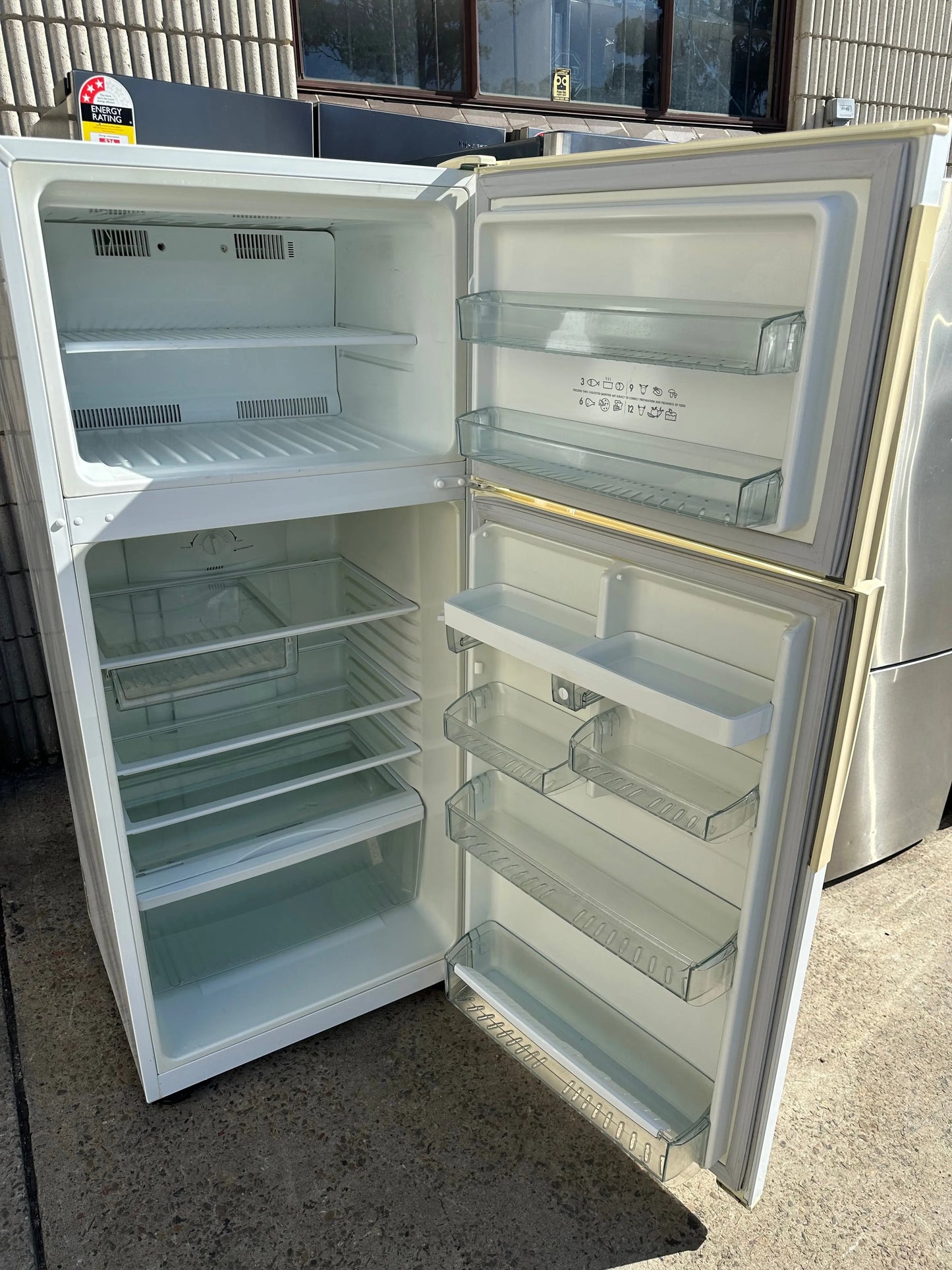 Refurbished Westinghouse 420L Fridge Freezer | SYDNEY