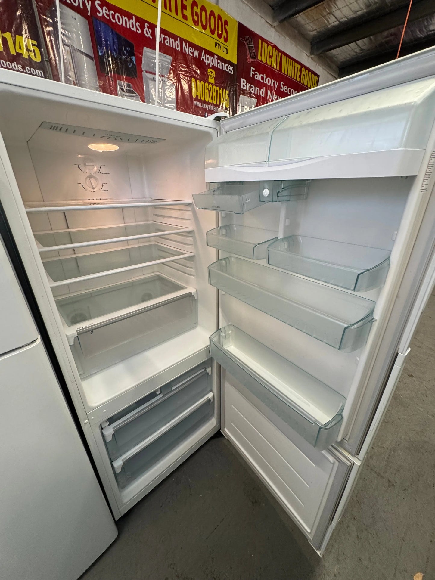 Refurbished Westinghouse 420L Fridge Freezer | SYDNEY