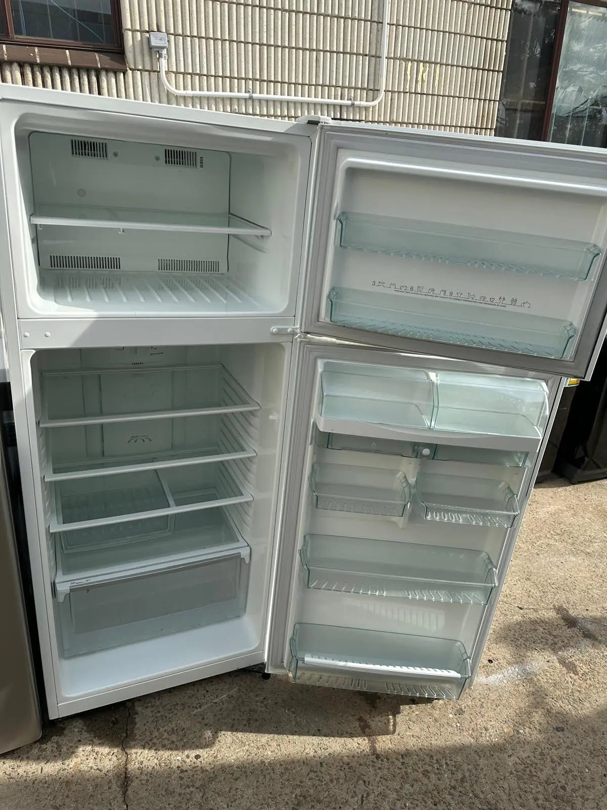 Refurbished Westinghouse 420L Fridge Freezer | SYDNEY