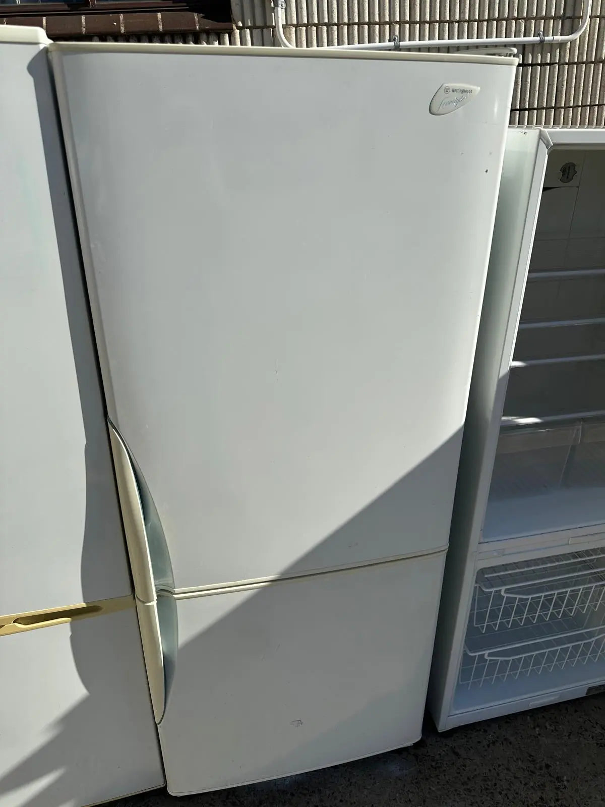 Refurbished Westinghouse 420L Fridge Freezer | SYDNEY