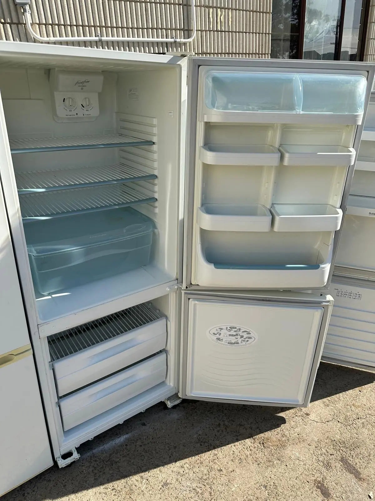 Refurbished Westinghouse 420L Fridge Freezer | SYDNEY