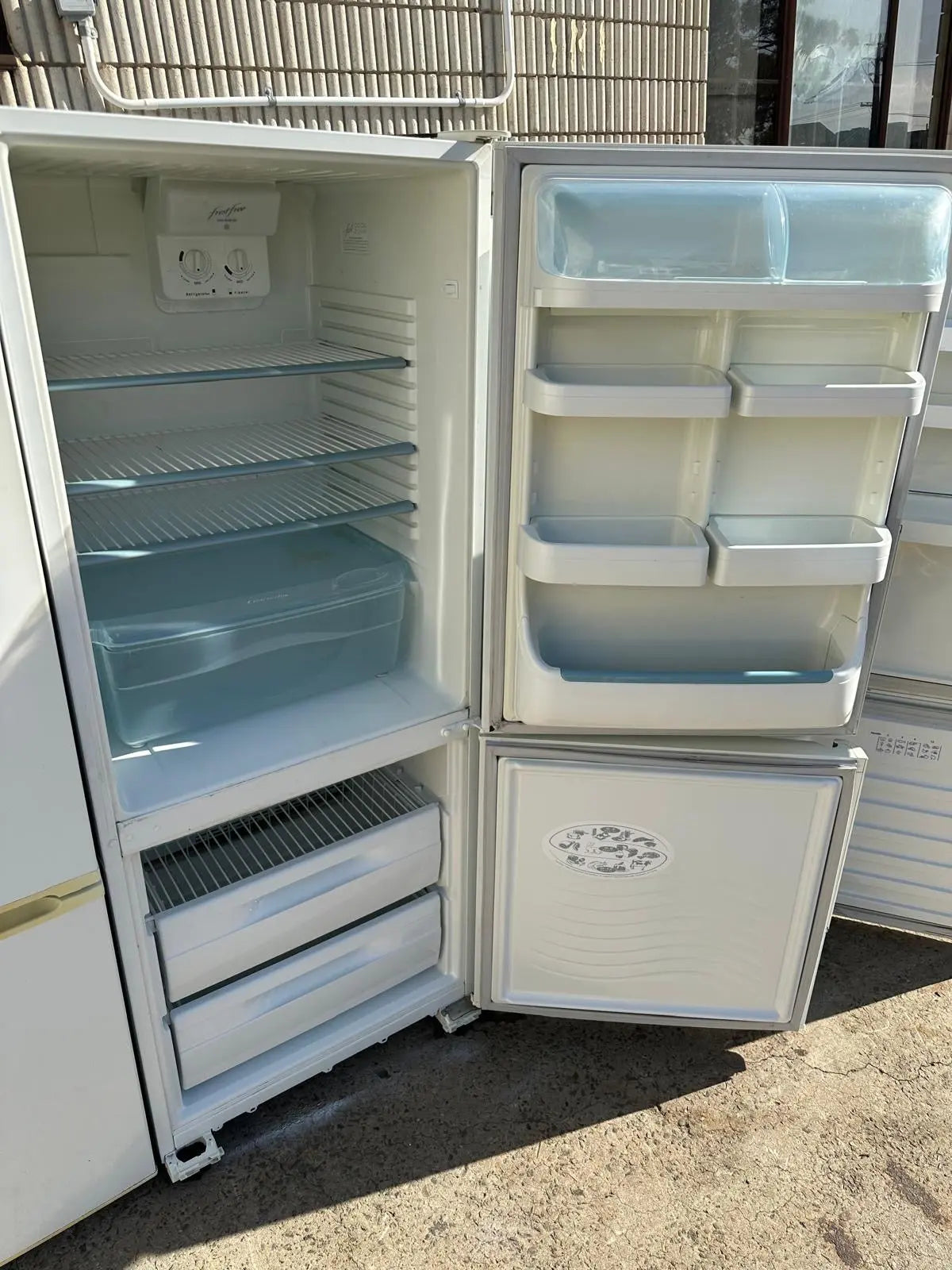 Refurbished Westinghouse 420L Fridge Freezer | SYDNEY