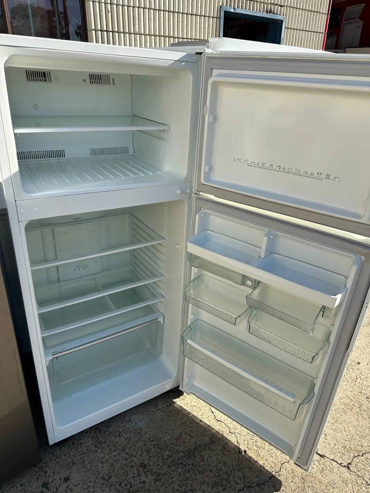 Refurbished Westinghouse 420L Fridge Freezer | SYDNEY