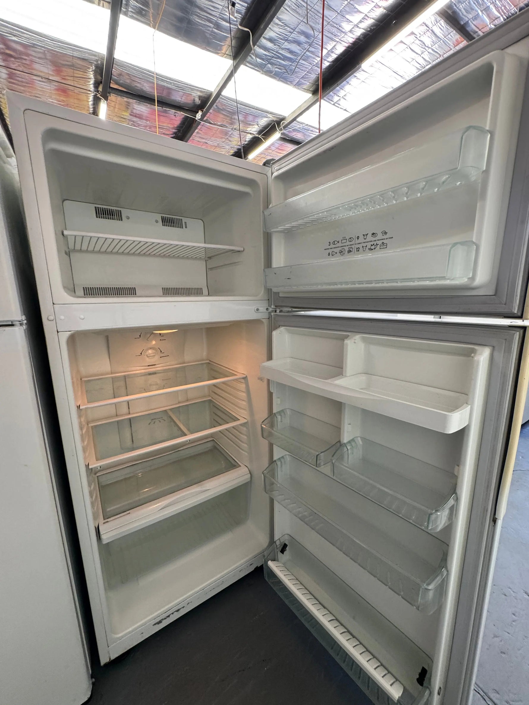Refurbished Westinghouse 420L Fridge Freezer | SYDNEY