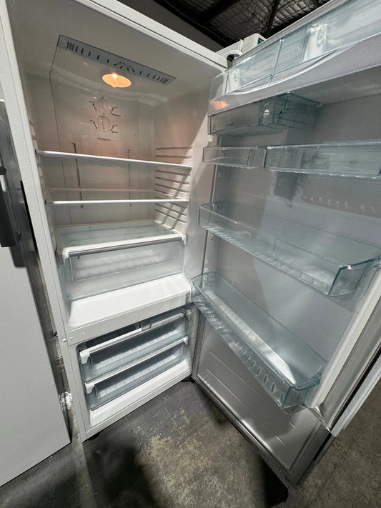 Refurbished Westinghouse 430 litres fridge freezer | PERTH