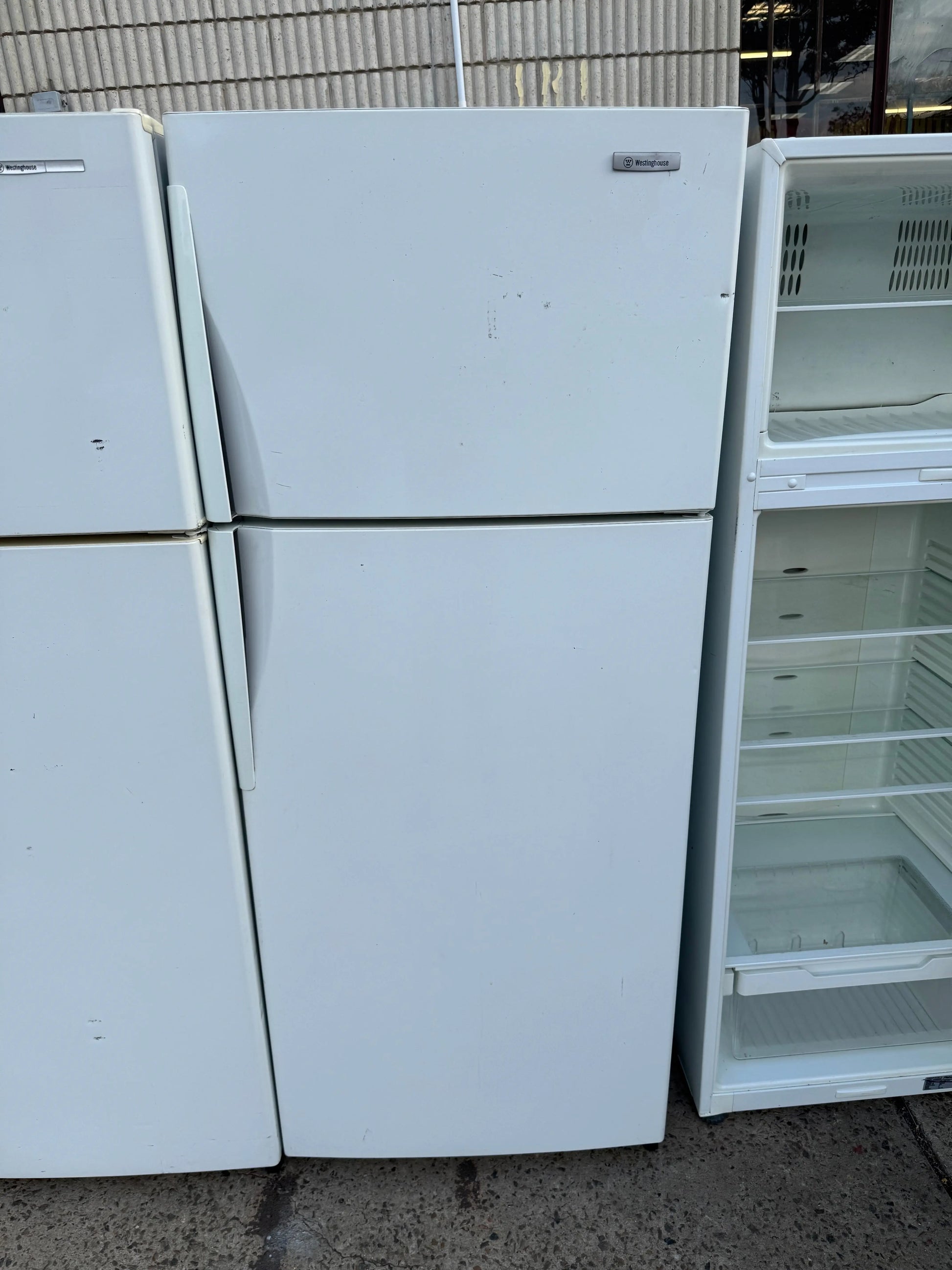 Refurbished Westinghouse 440L Fridge Freezer | SYDNEY