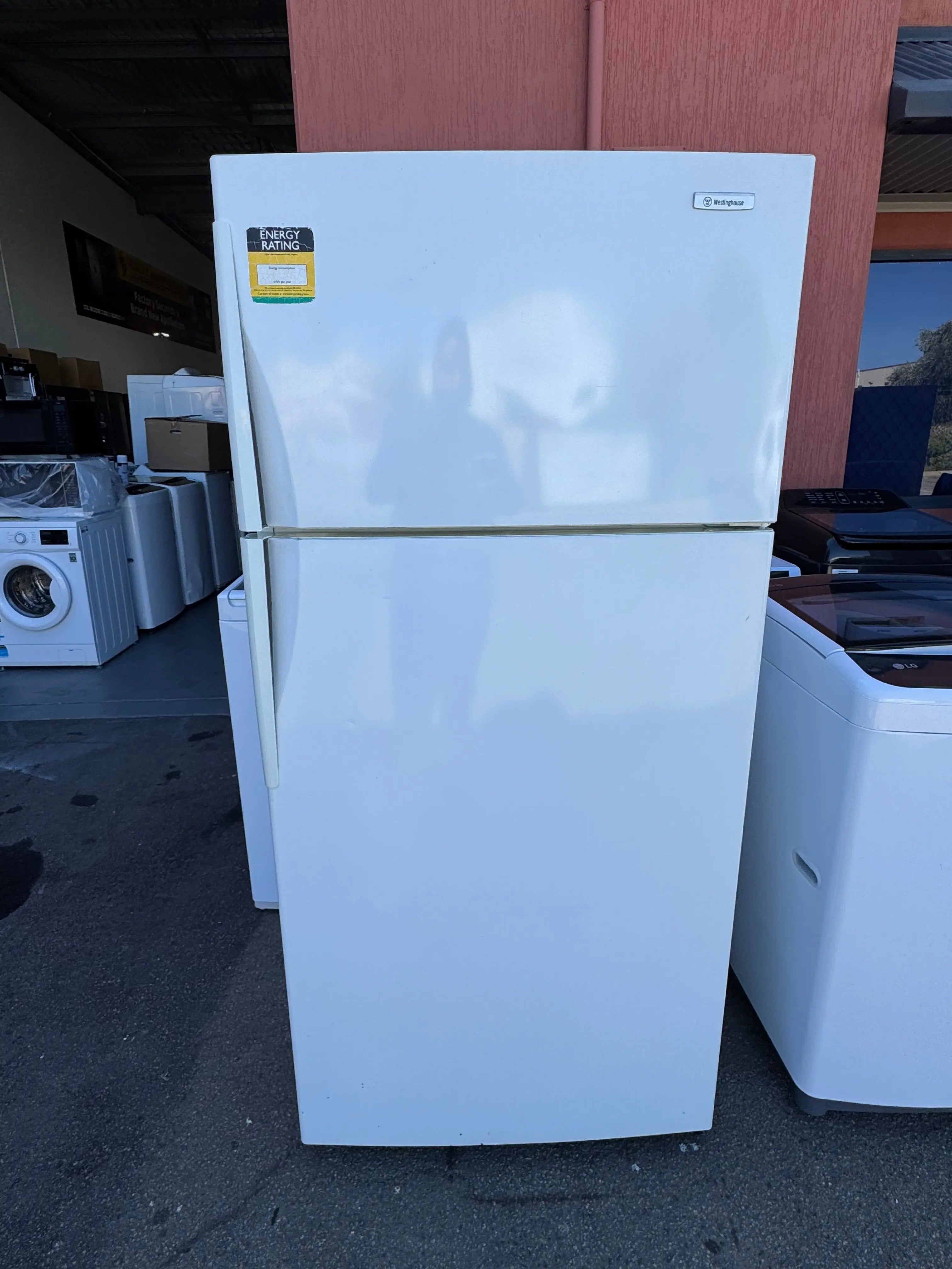 Refurbished Westinghouse 520 litres fridge freezer | PERTH