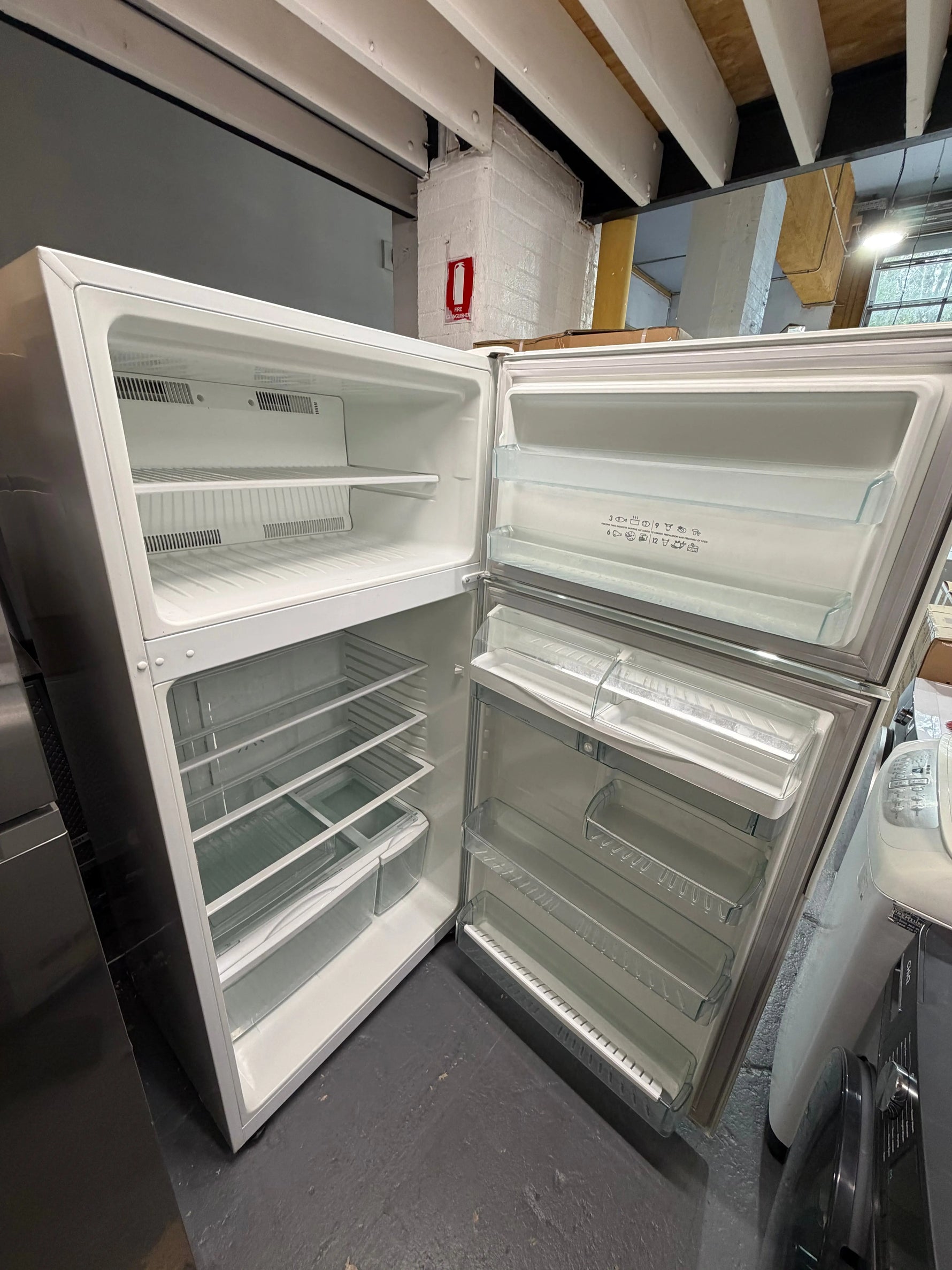 Refurbished Westinghouse 520 ltr fridge freezer | ALEXANDRIA