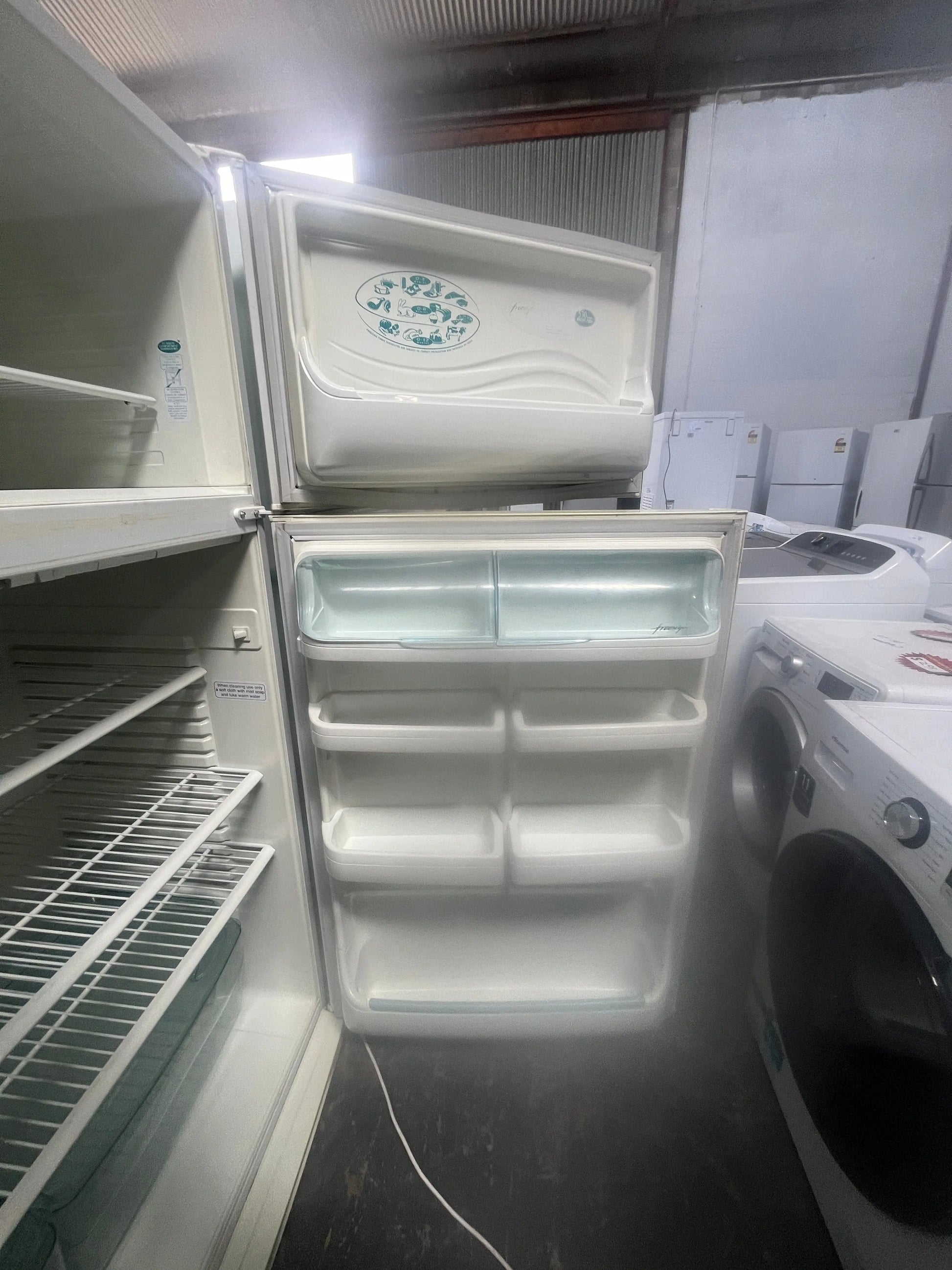 Refurbished Westinghouse 530L Fridge Freezer RJ532S - R | ADELAIDE