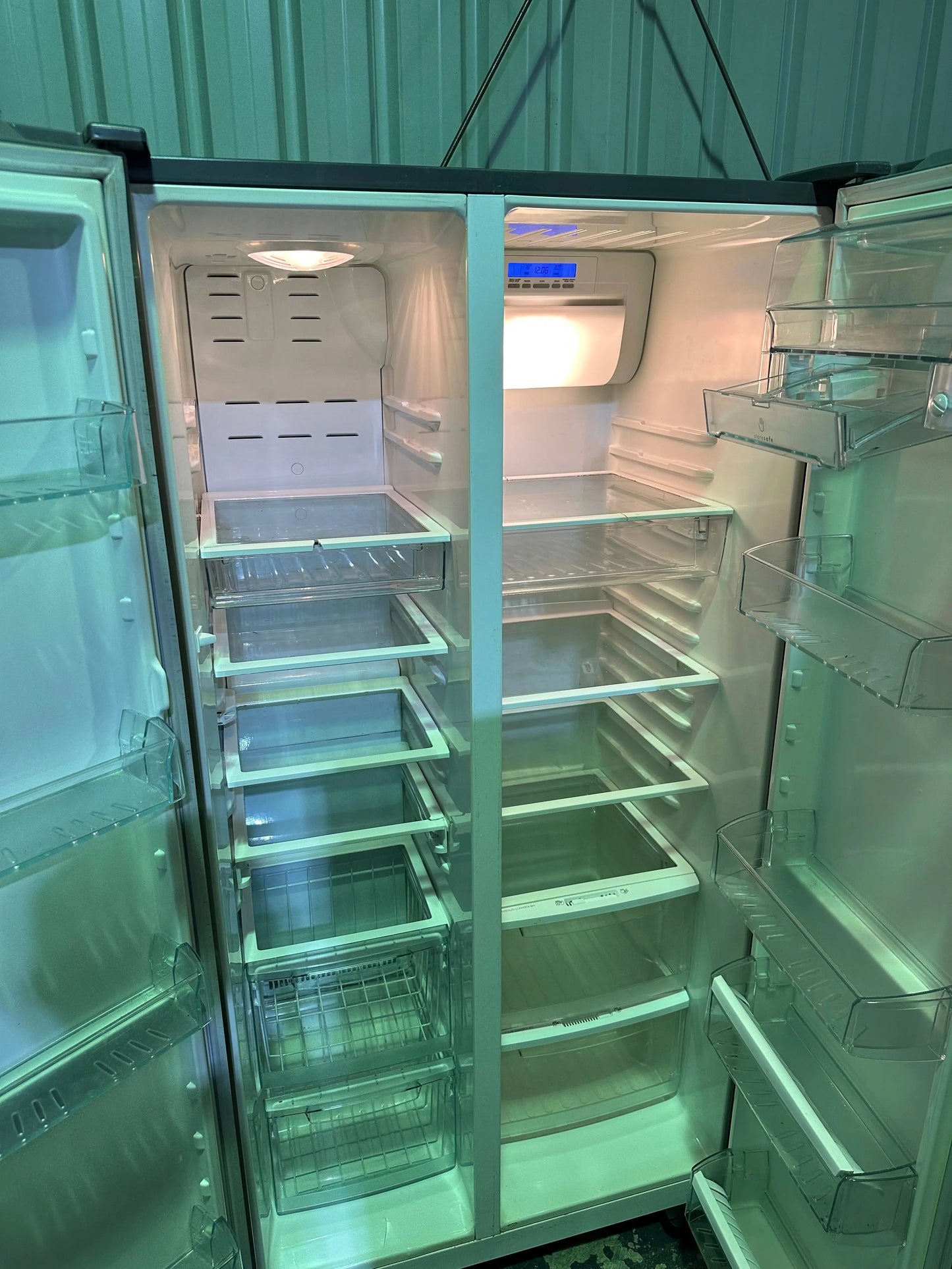 Refurbished Westinghouse 606L fridge freezer | BRISBANE