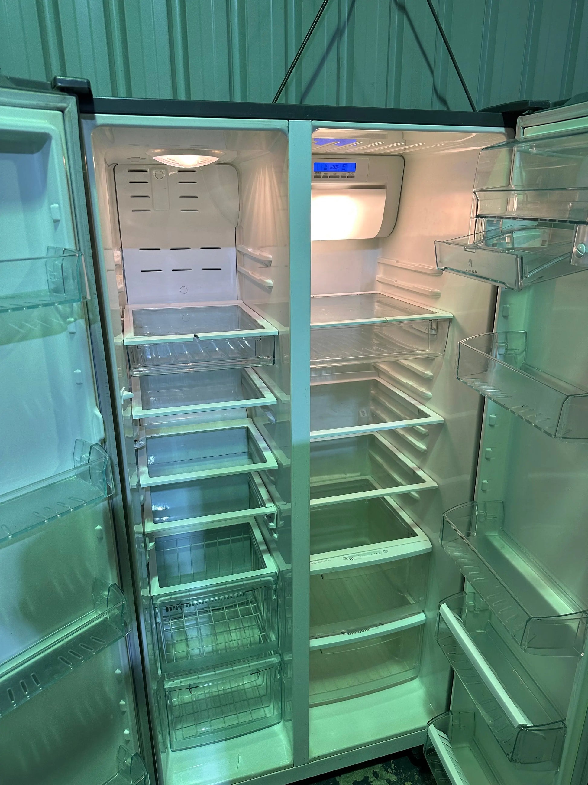 Refurbished Westinghouse 606L fridge freezer | BRISBANE