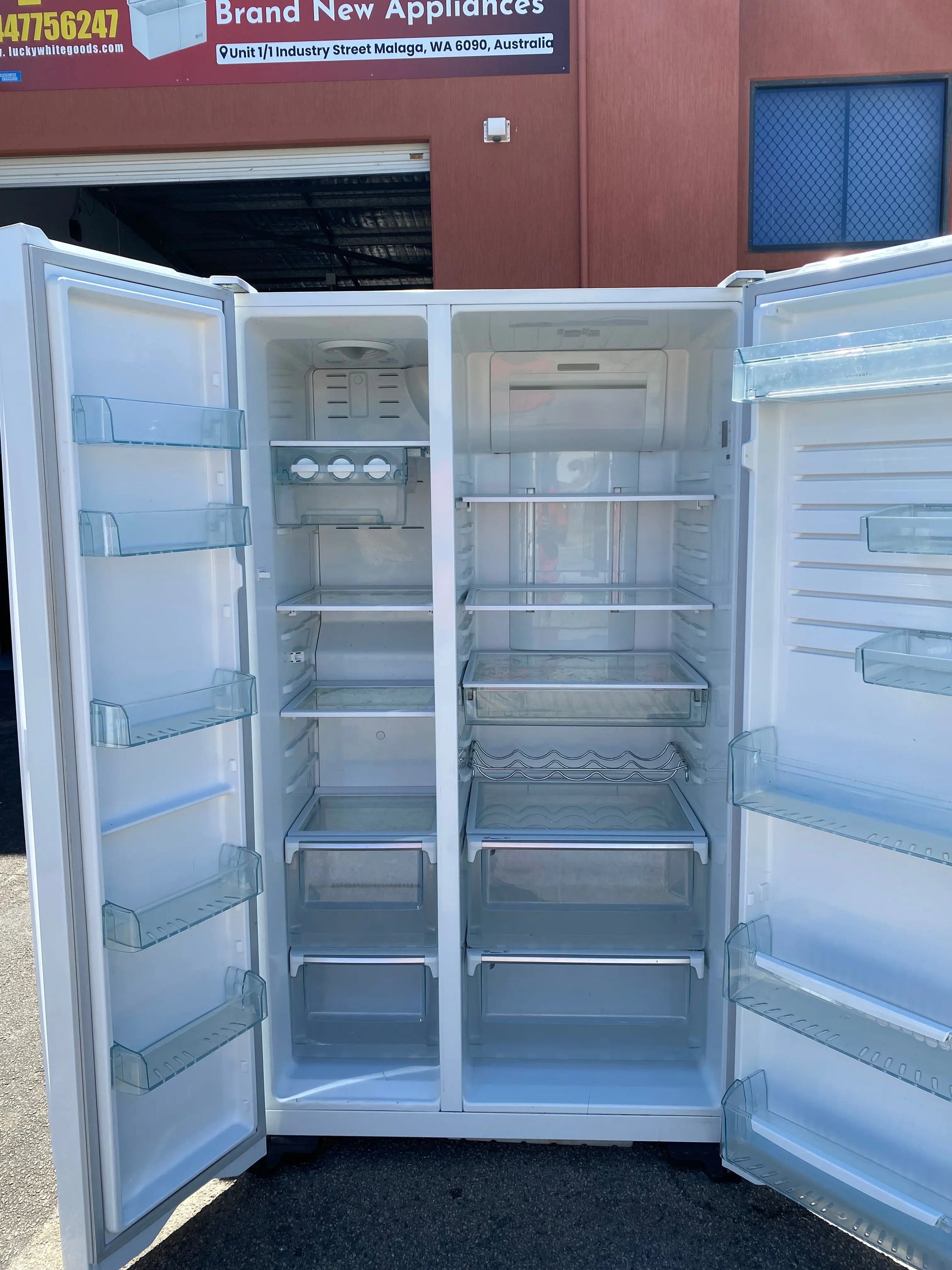 Refurbished Westinghouse 700 Litres Fridge Freezer | PERTH