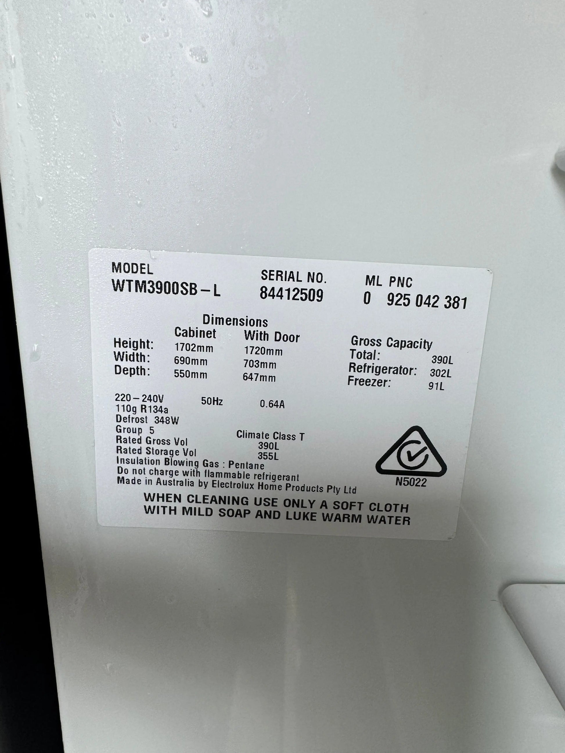 Refurbished Westinghouse fridge Freezer 390 L | SYDNEY