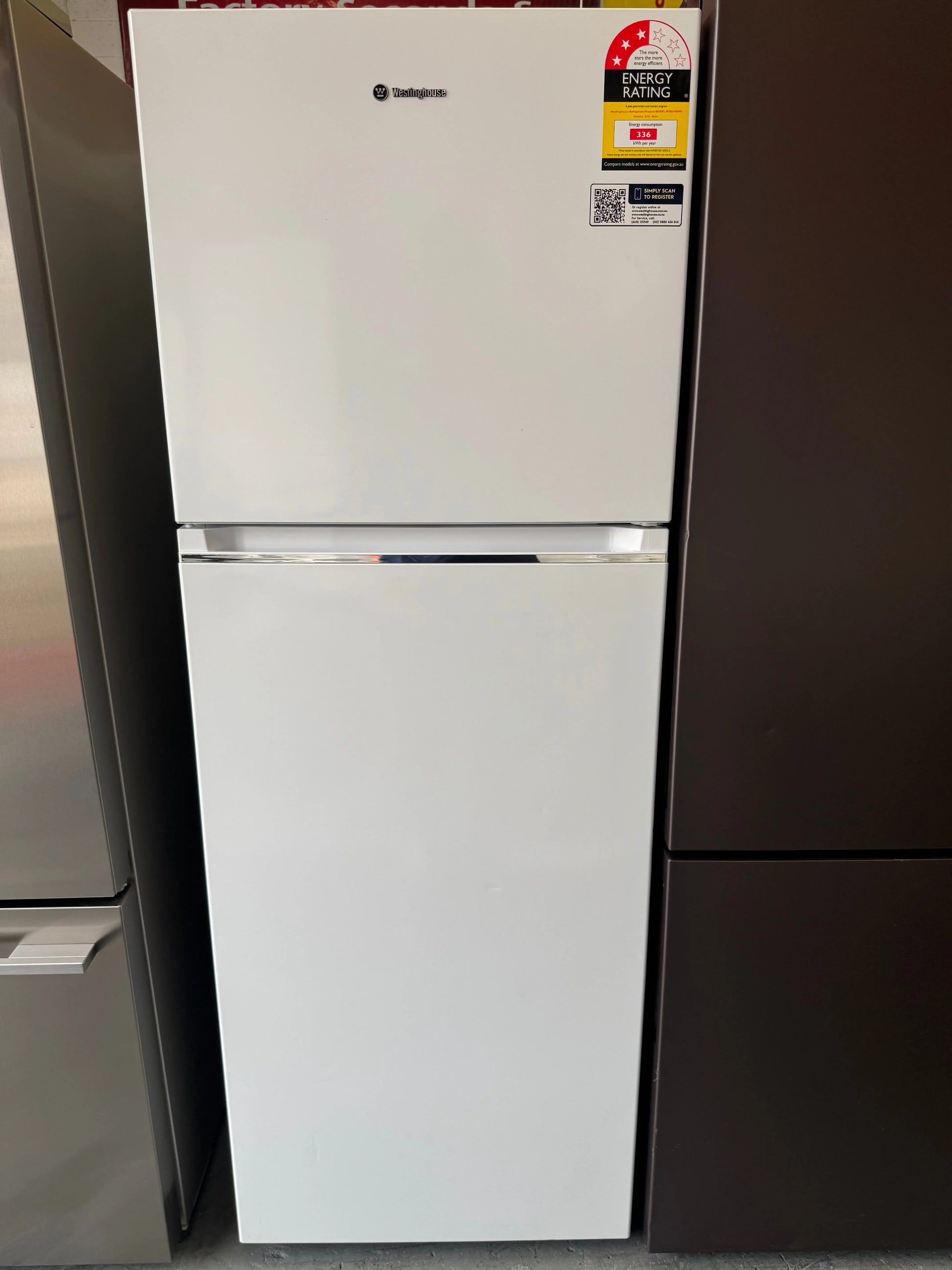 Refurbished Westinghouse fridge freezer 312 L | SYDNEY