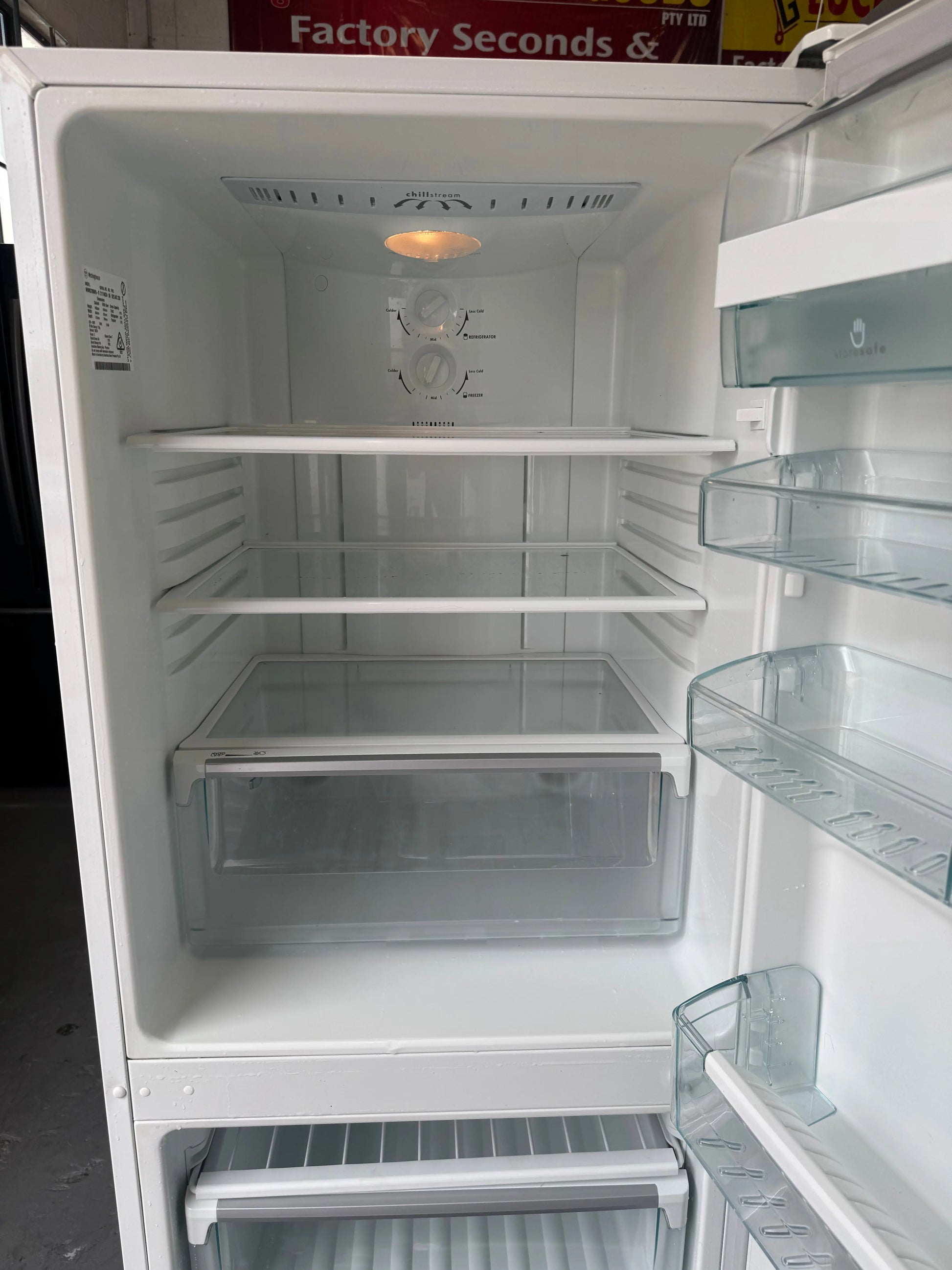 Refurbished Westinghouse fridge freezer 370 L | Lucky white goods