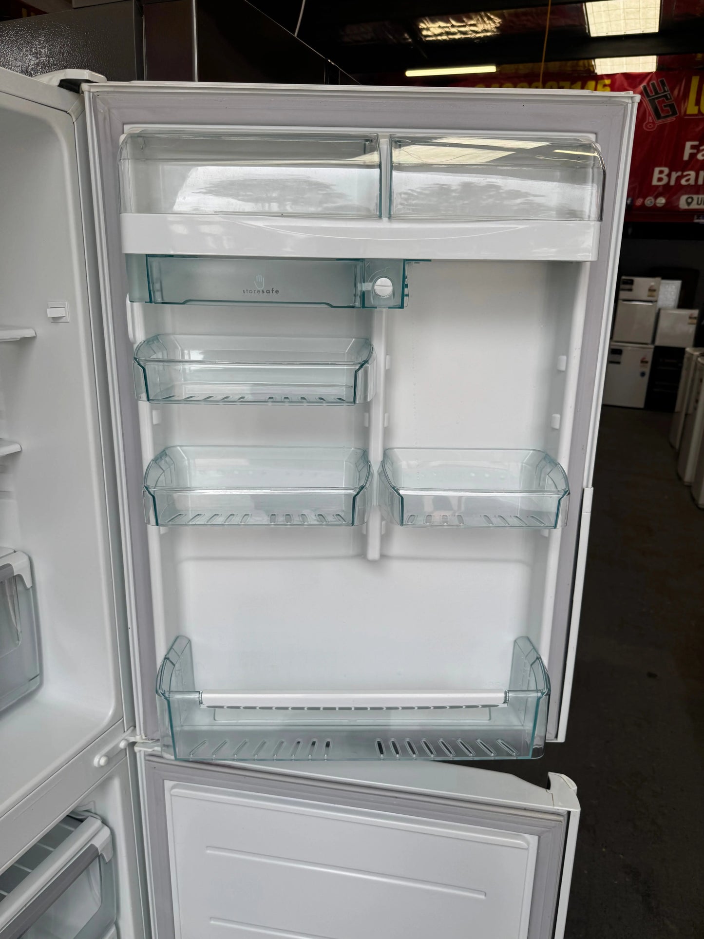 Refurbished Westinghouse fridge freezer 370 L | Lucky white goods