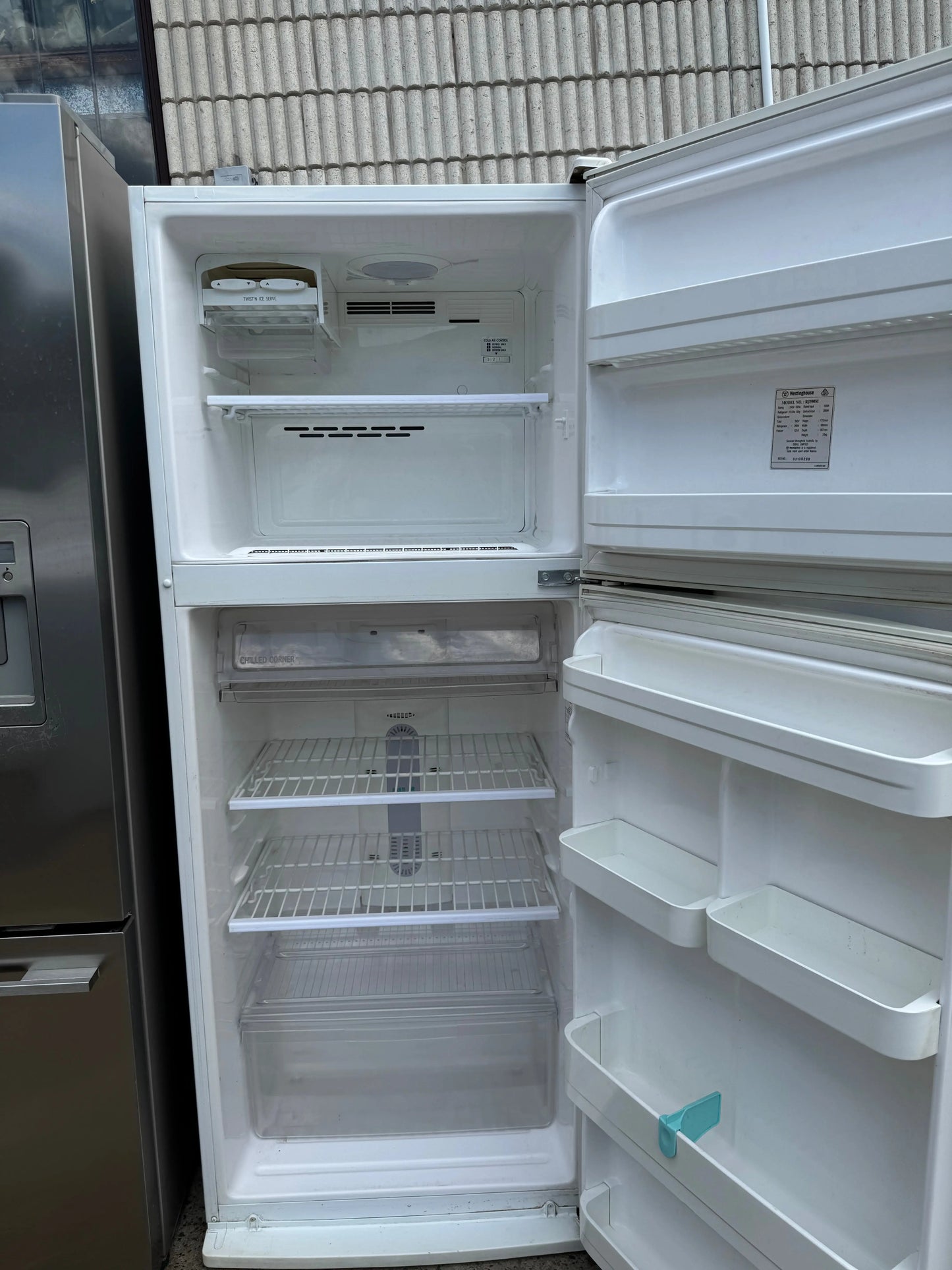 Refurbished Westinghouse fridge freezer 392 Litres | SYDNEY