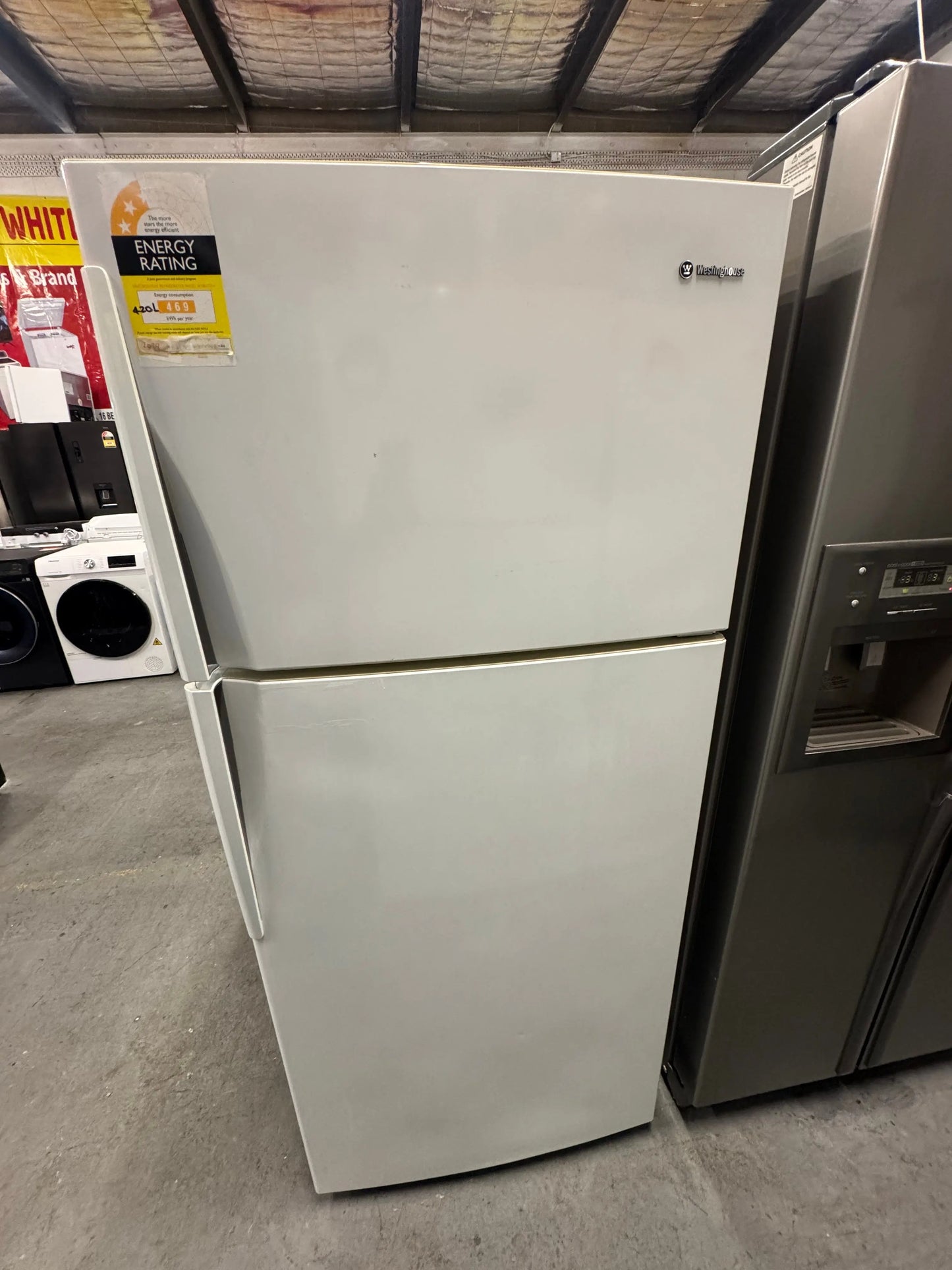 Refurbished Westinghouse fridge freezer 420 litres | SYDNEY