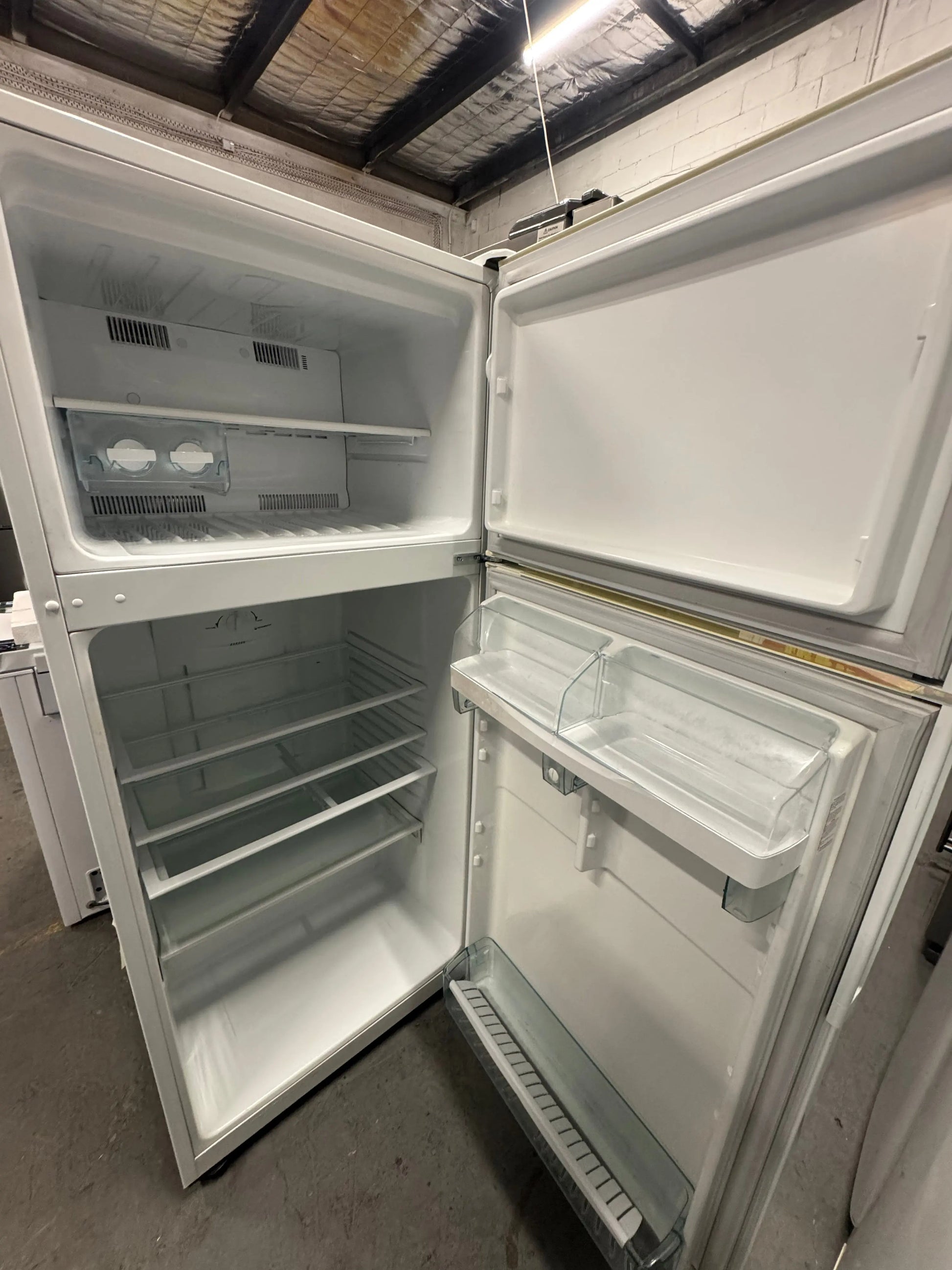 Refurbished Westinghouse fridge freezer 420 litres | SYDNEY