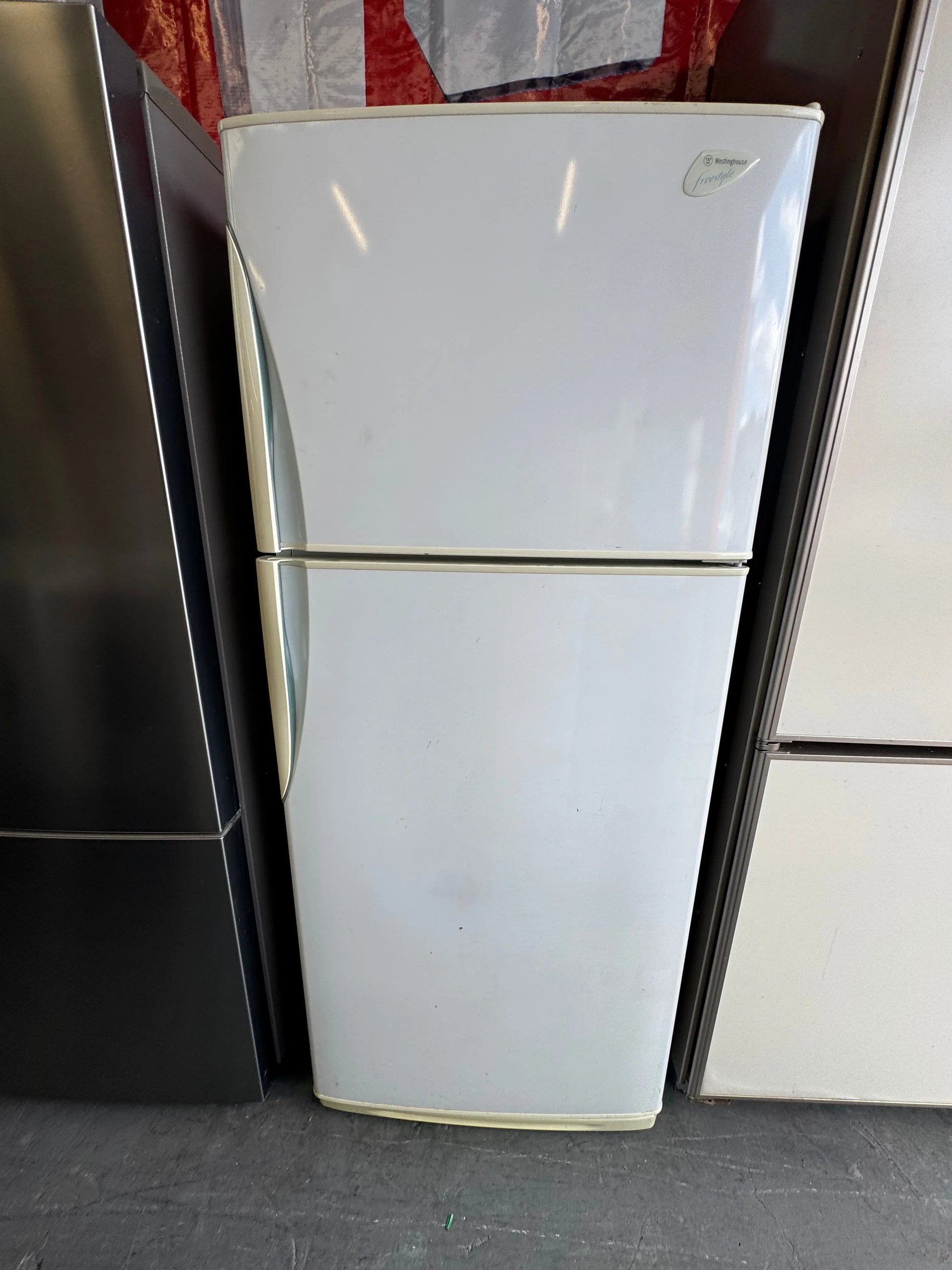 Refurbished Westinghouse fridge freezer 420 litres | SYDNEY